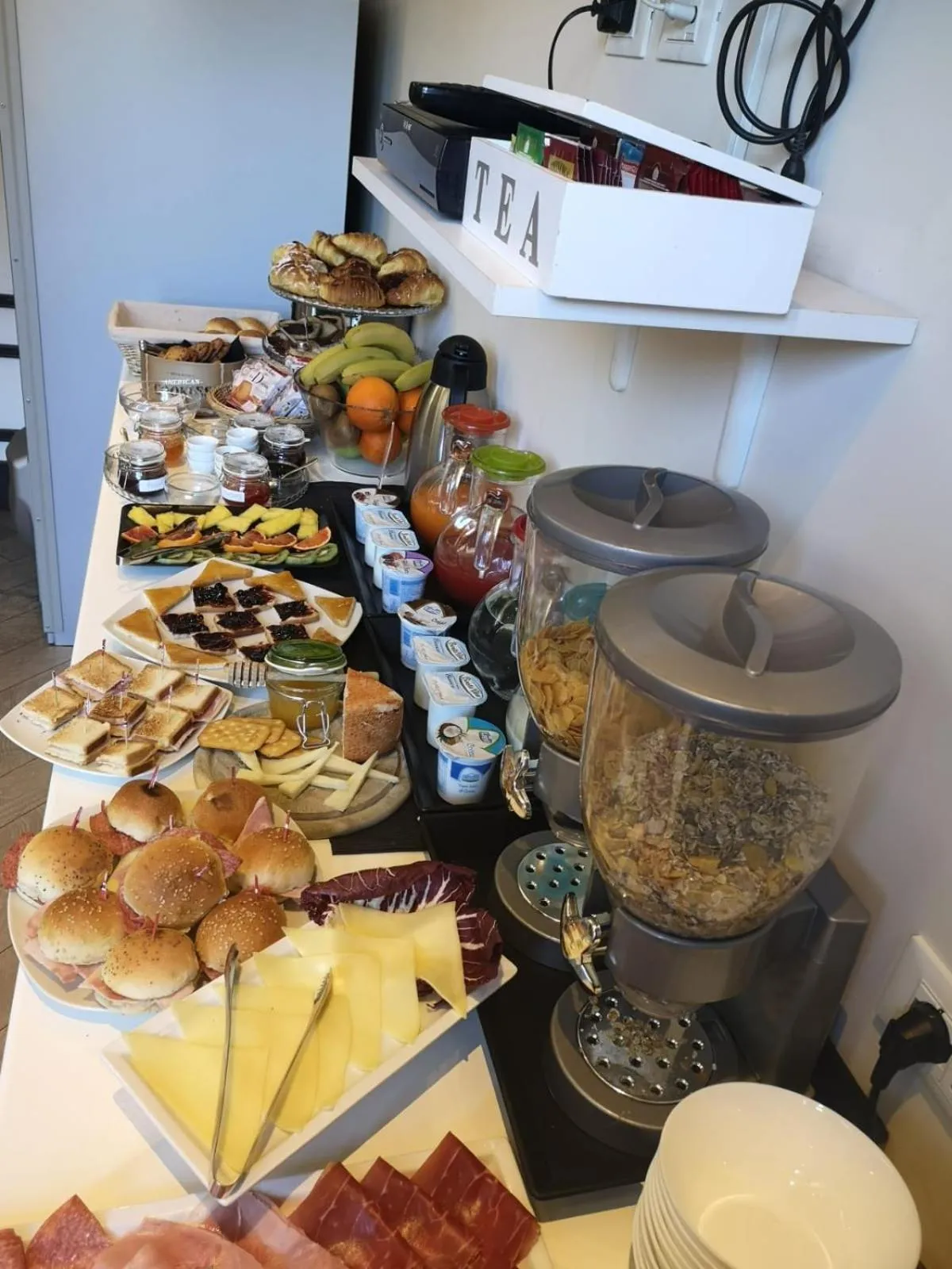 Buffet breakfast in Mia Suites