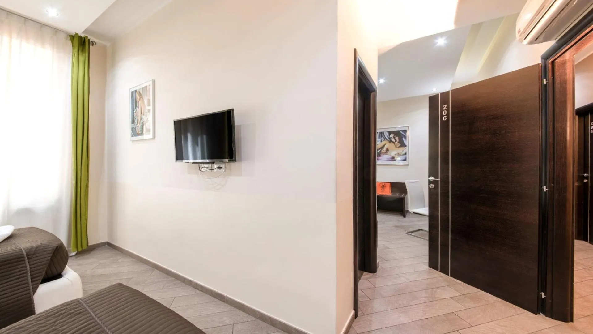 TV and multimedia in Mia Suites