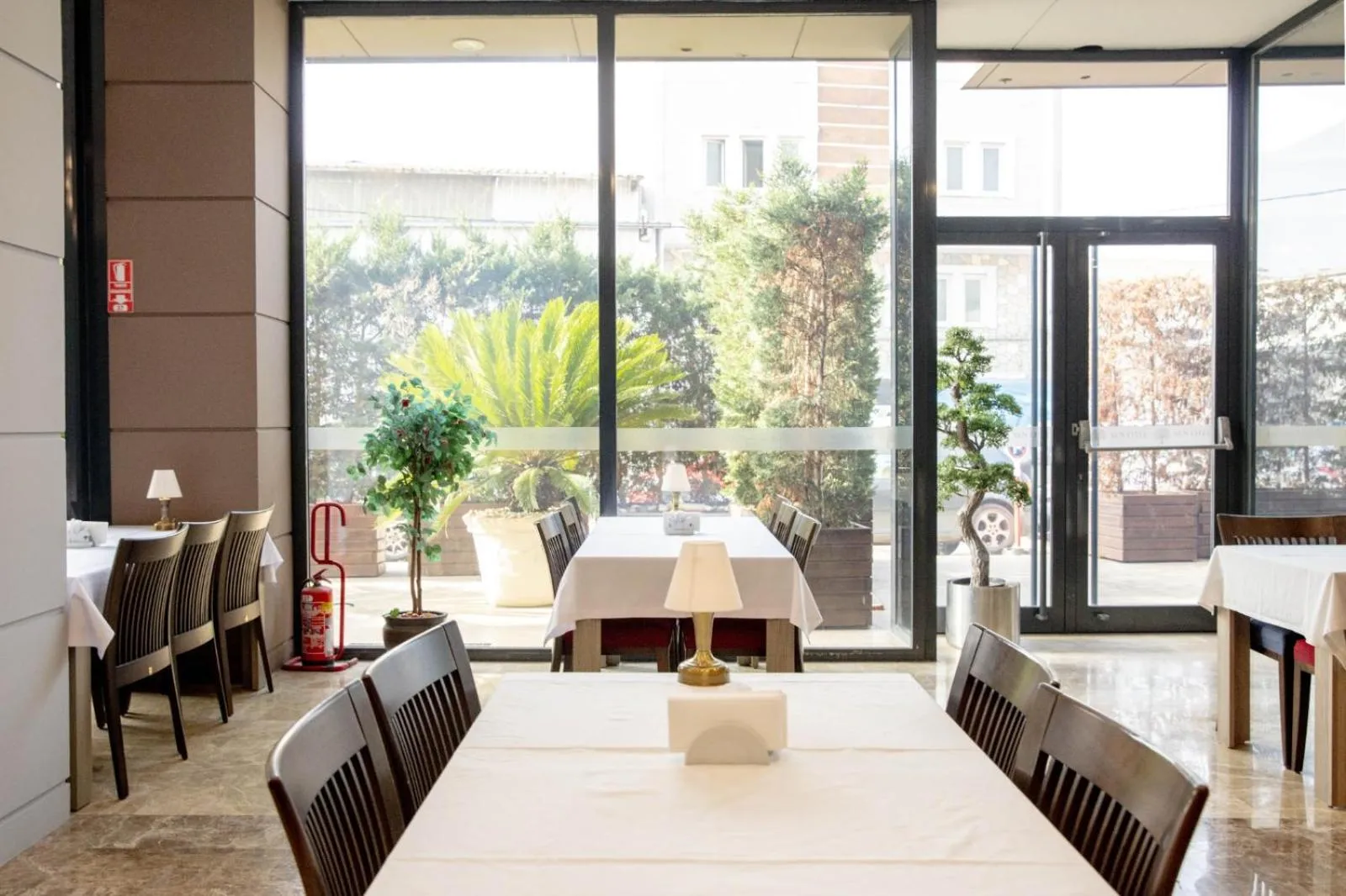 Restaurant/places to eat in Sen Otel