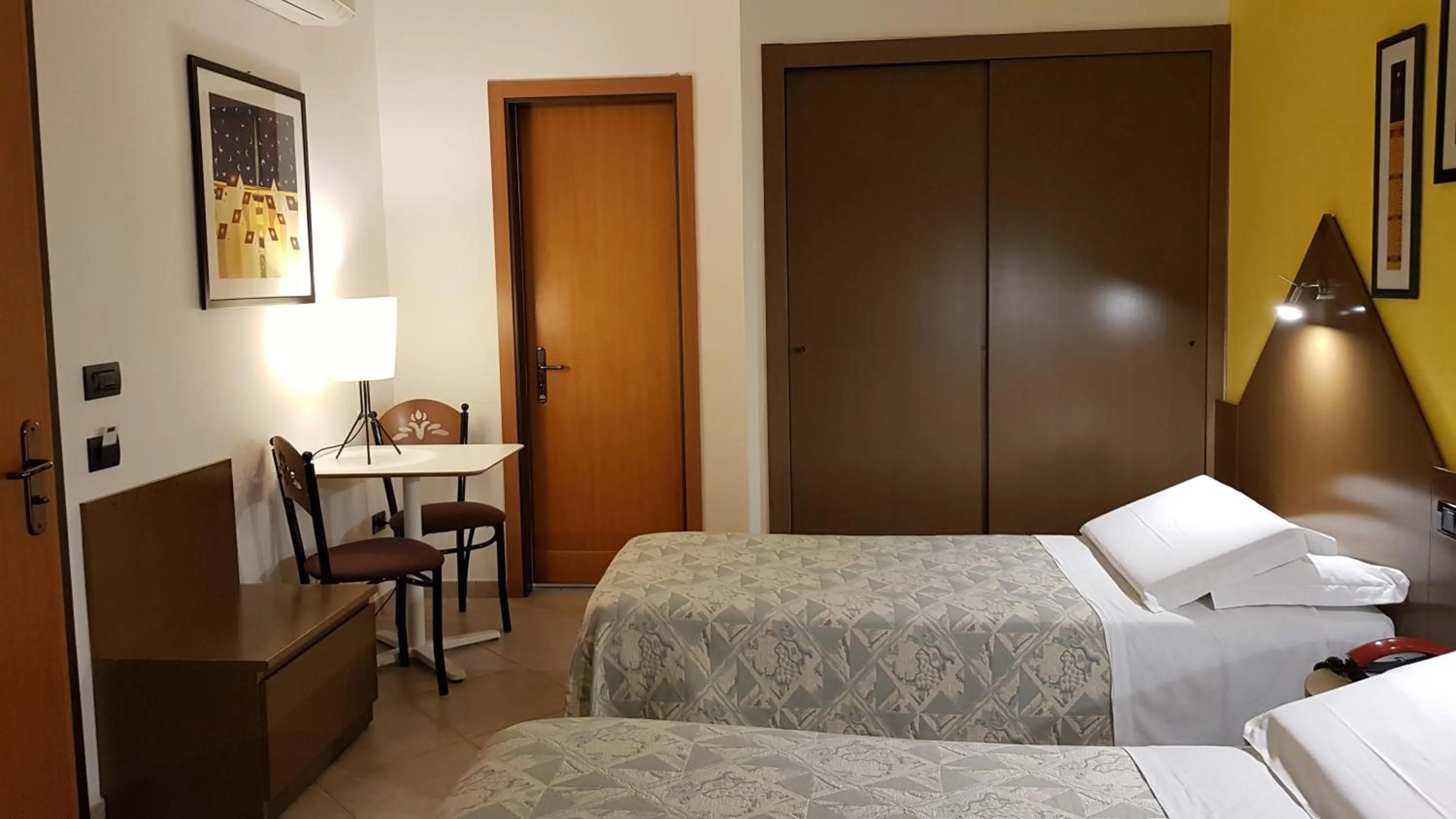 Bedroom, Bed in Addaura Village e Congressi