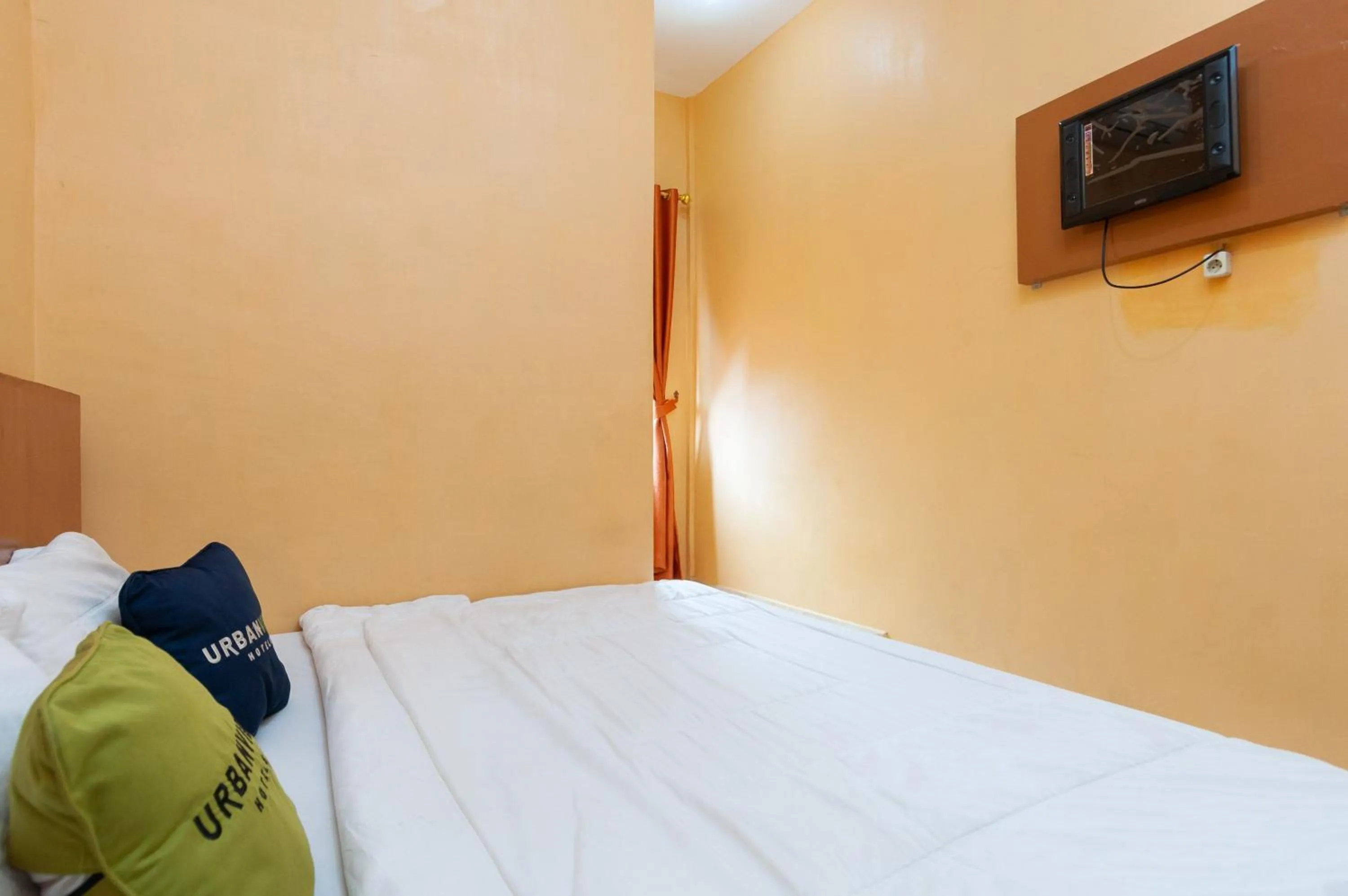 Urbanview Hotel Nisura Homestay Medan by RedDoorz