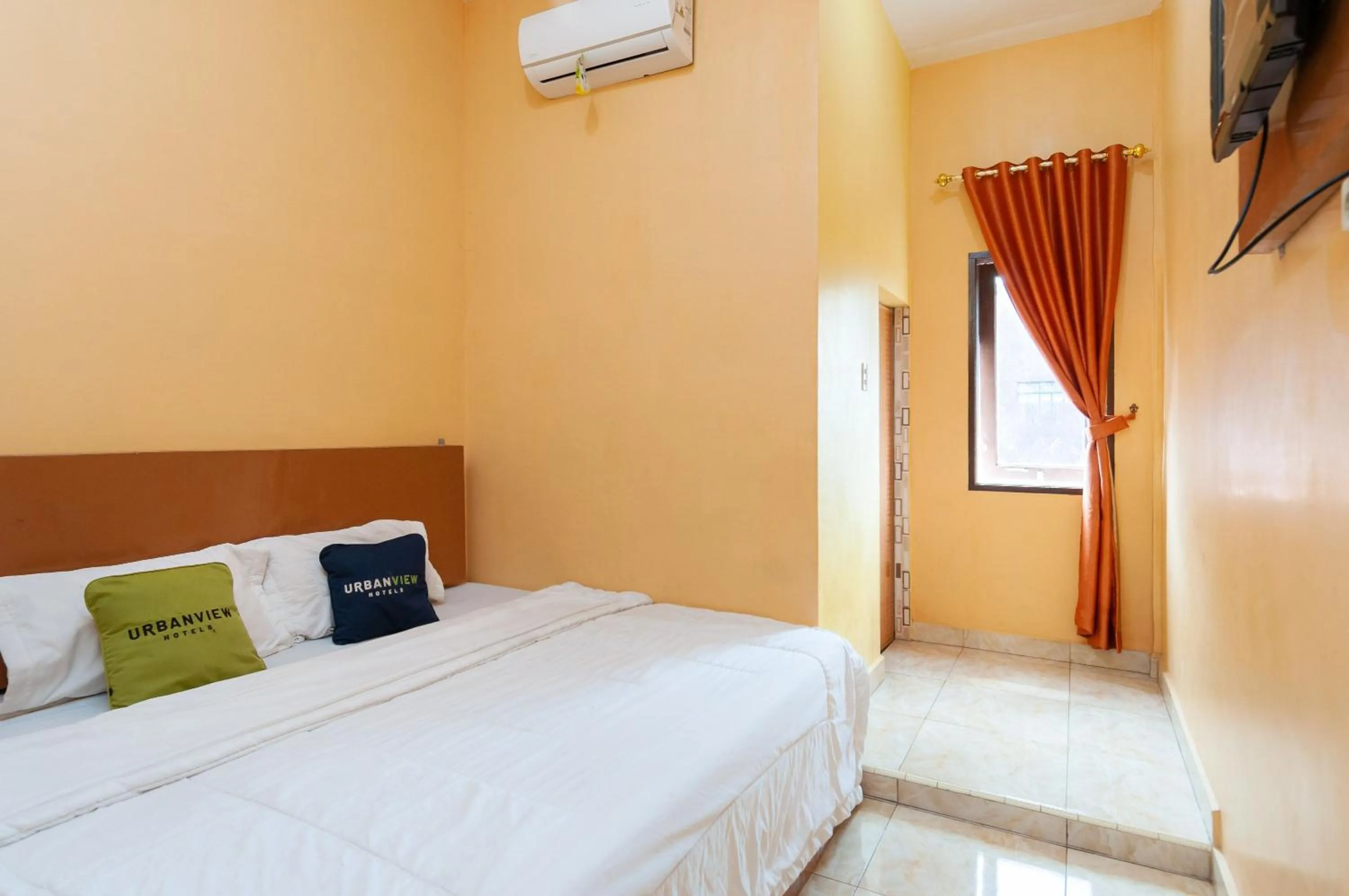 Urbanview Hotel Nisura Homestay Medan by RedDoorz