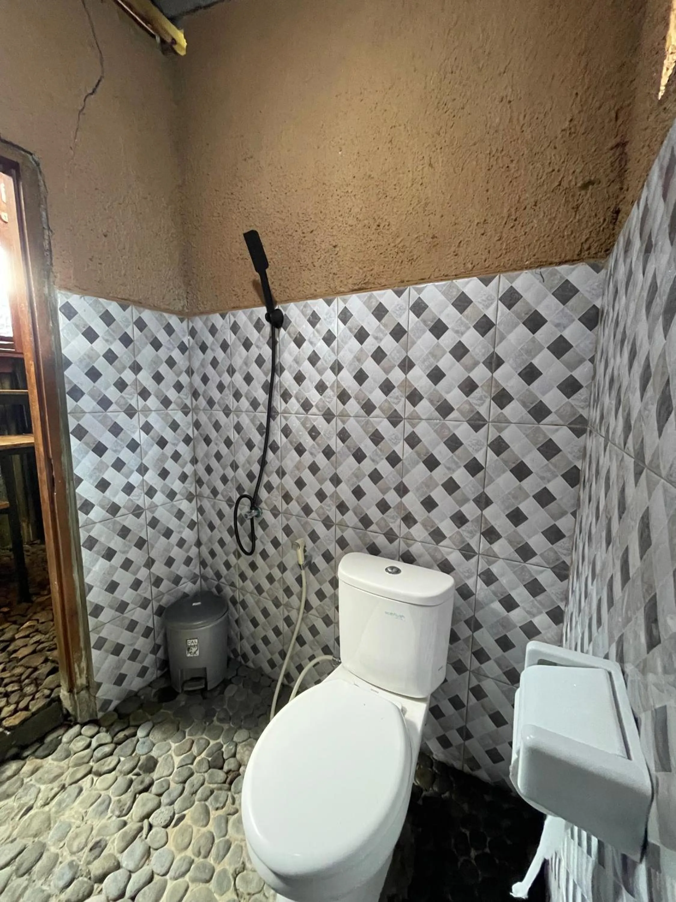 Bathroom in Taman Asta Gangga by ecommerceloka