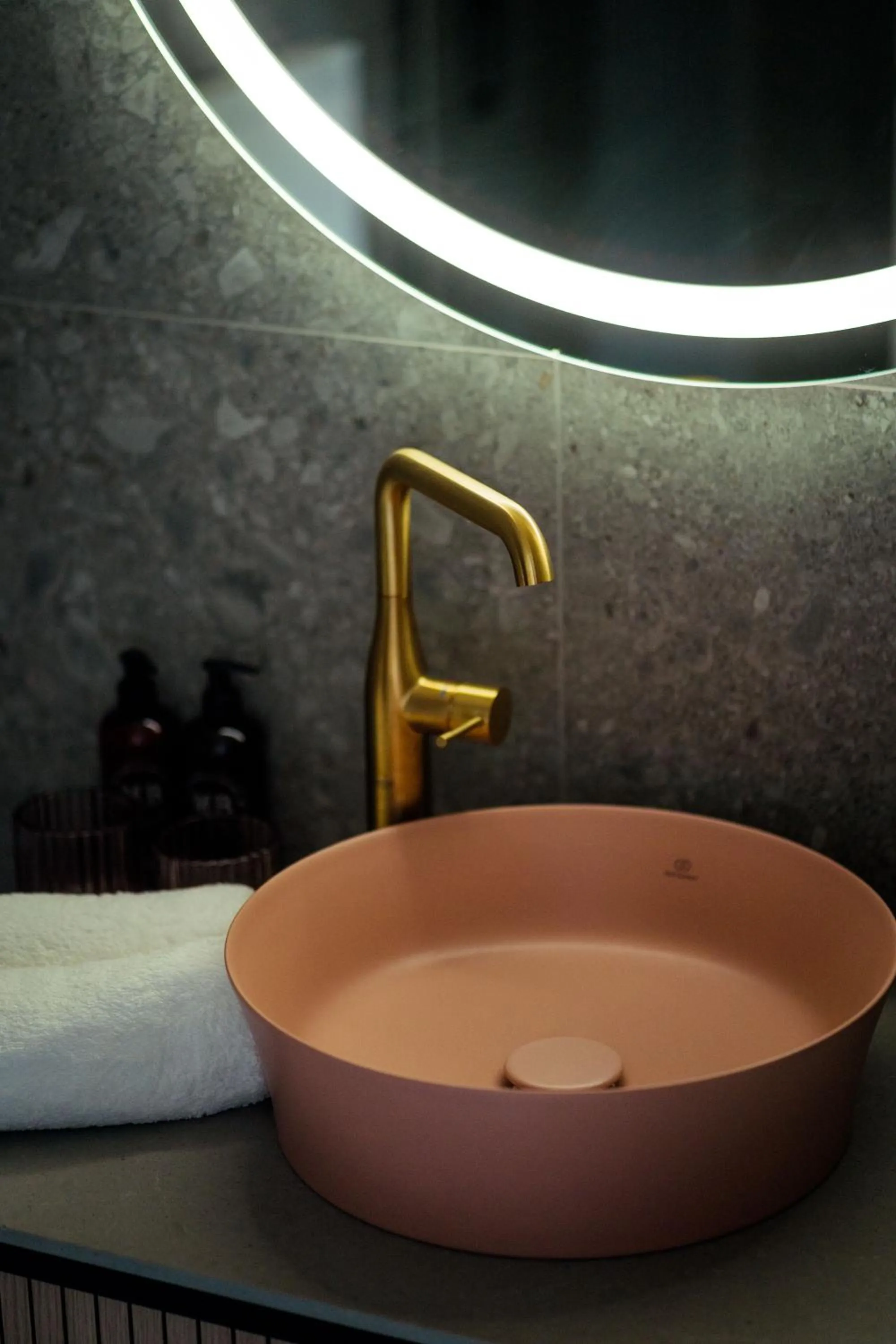 Bathroom in Bob W Munich Airport - Peterhof