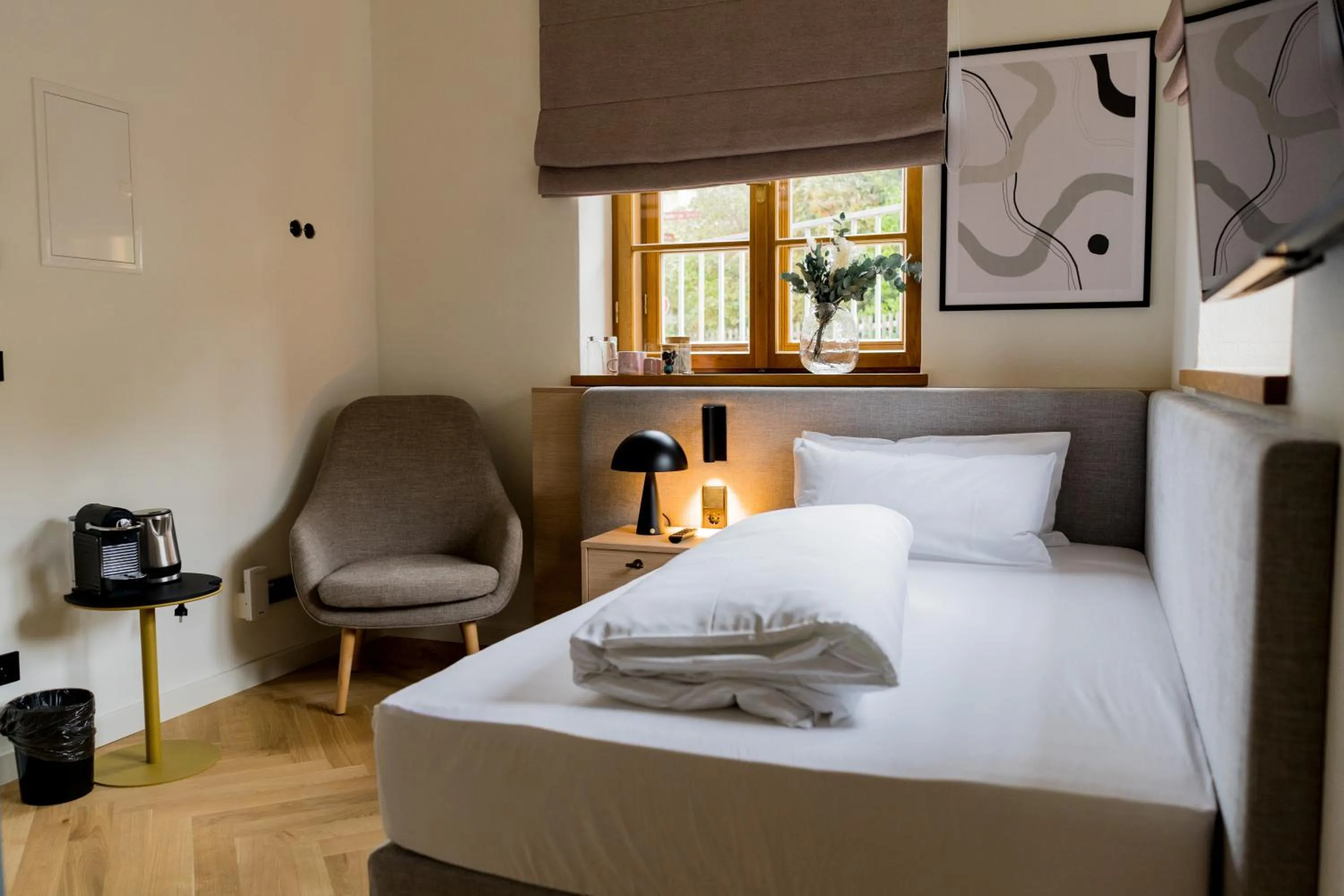 Bed in Bob W Munich Airport - Peterhof