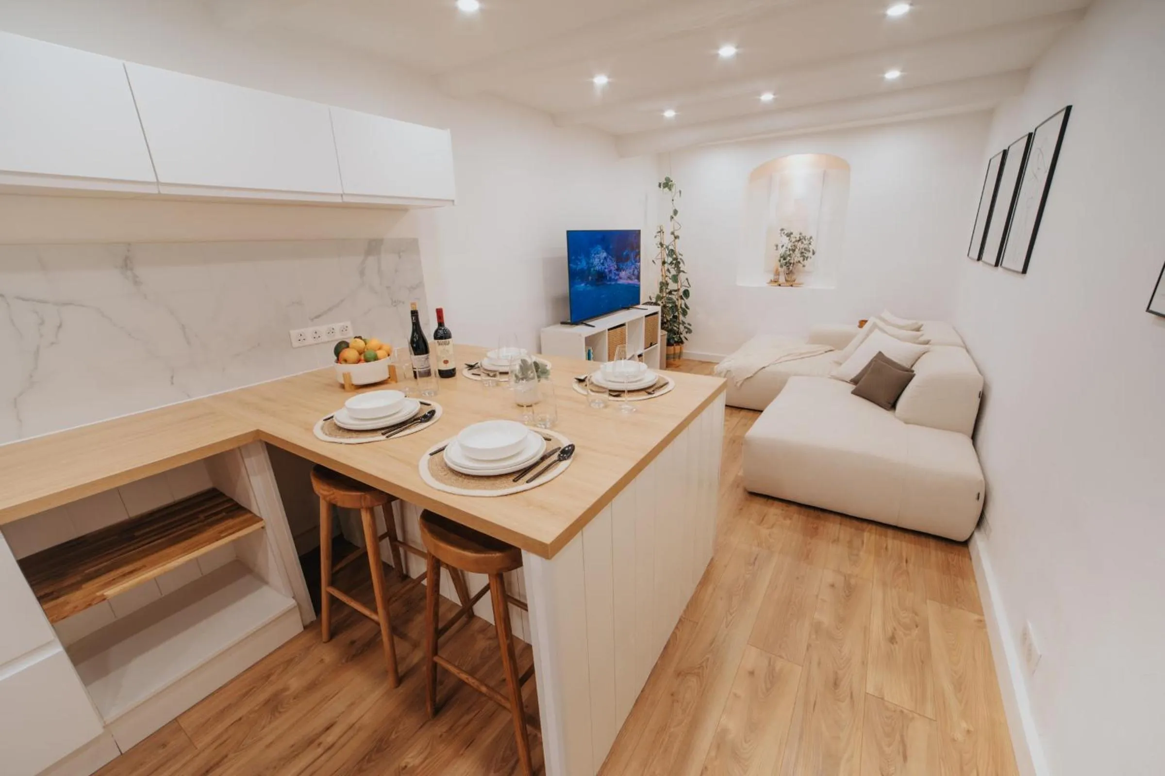 Living room in Perfect family-oriented and recently renovated townhouse in the old Antibes