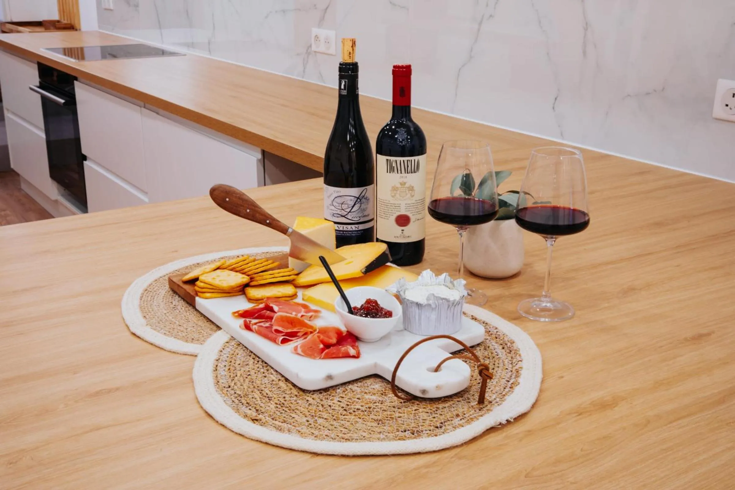 Dining area in Perfect family-oriented and recently renovated townhouse in the old Antibes