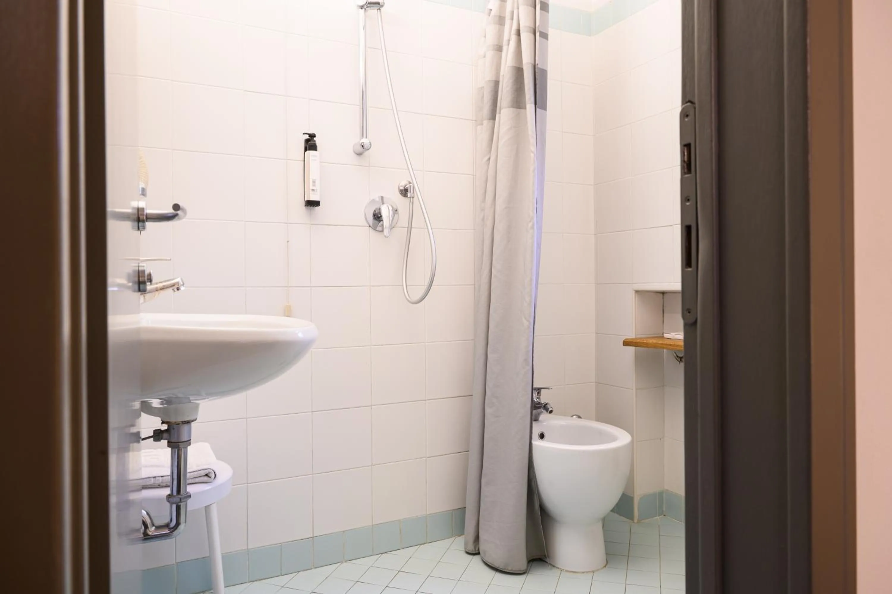 Shower in Hotel Due Ragni e Ristorante