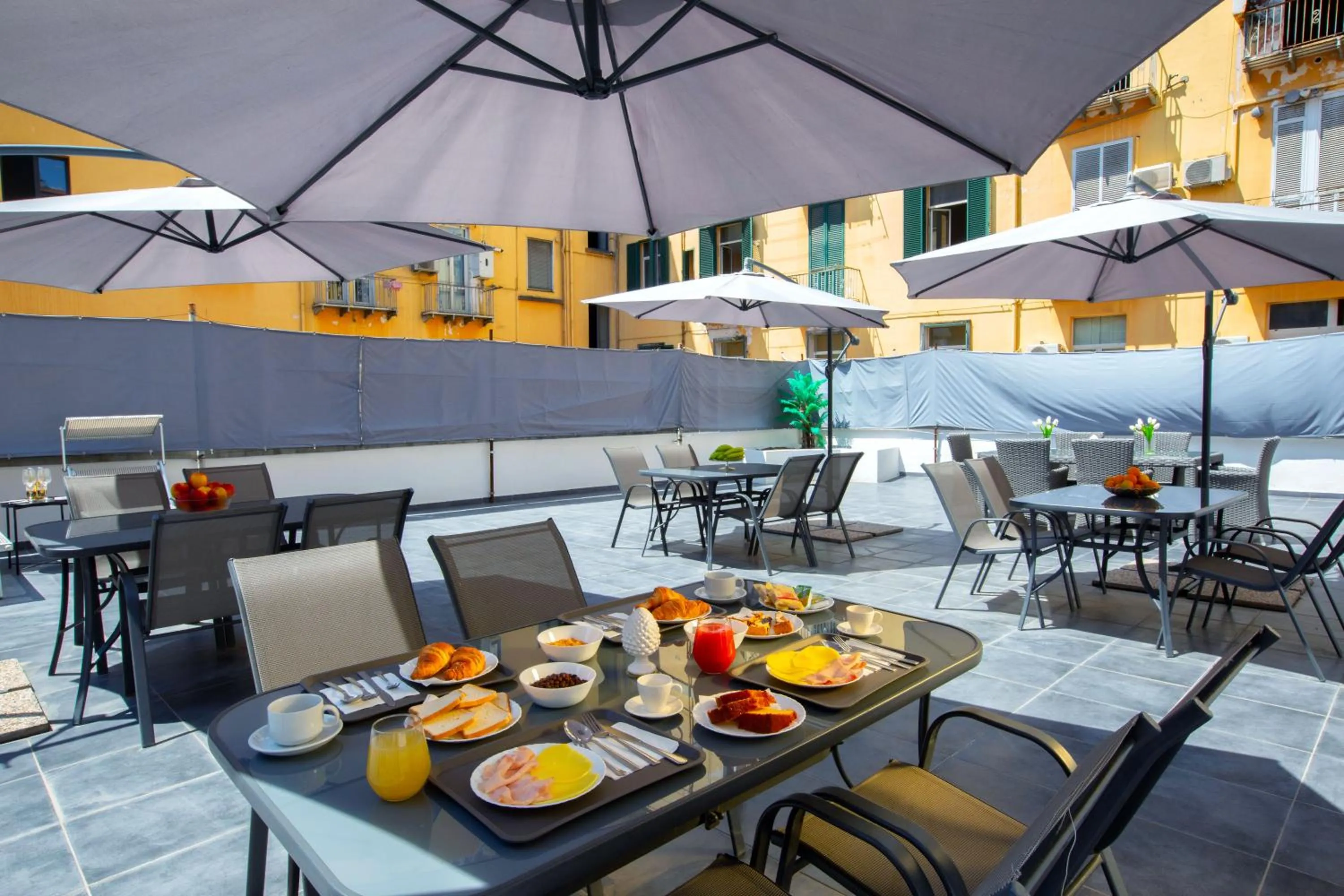 Balcony/Terrace in ROYAL ROOMS STATION NAPOLI