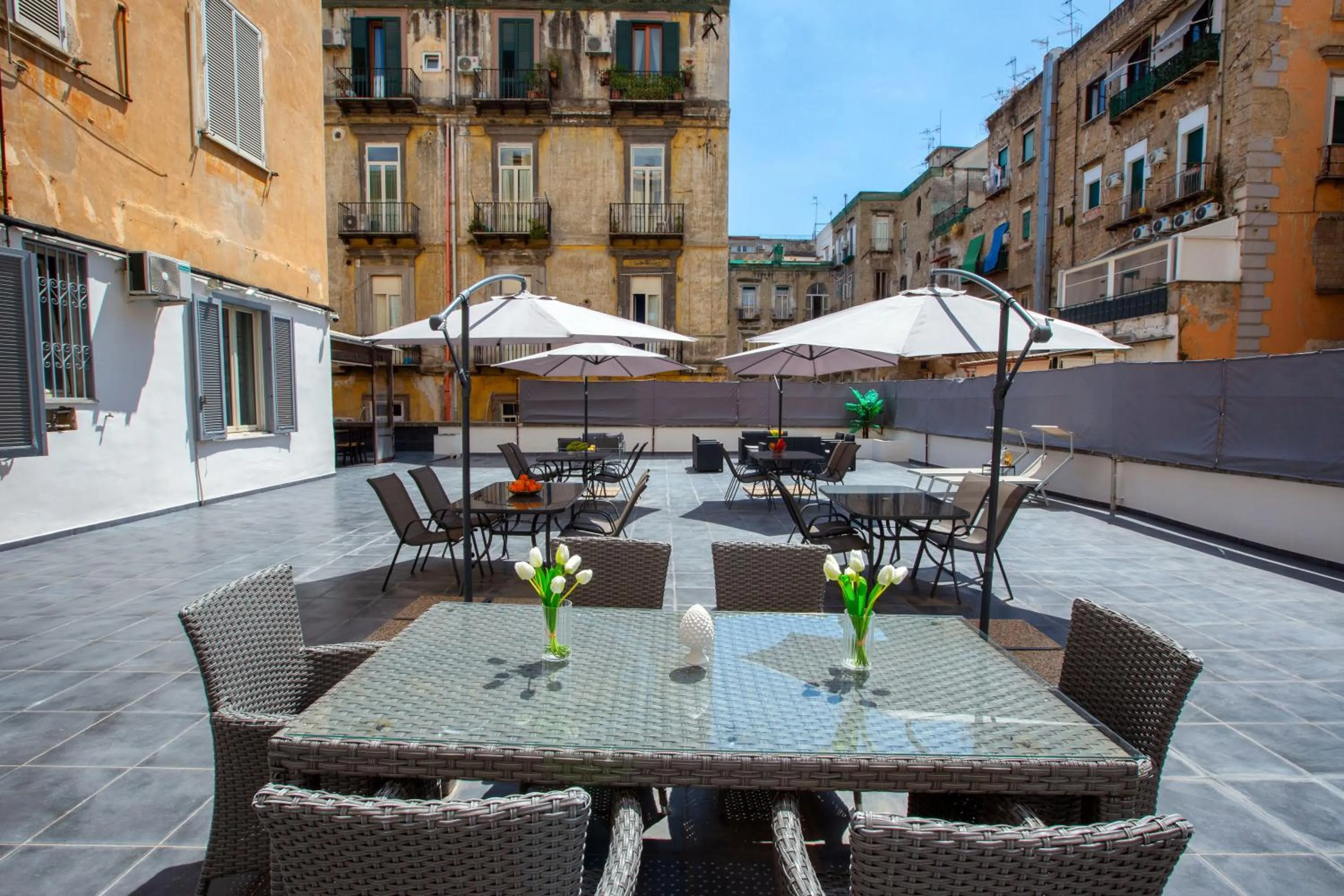 Balcony/Terrace in ROYAL ROOMS STATION NAPOLI