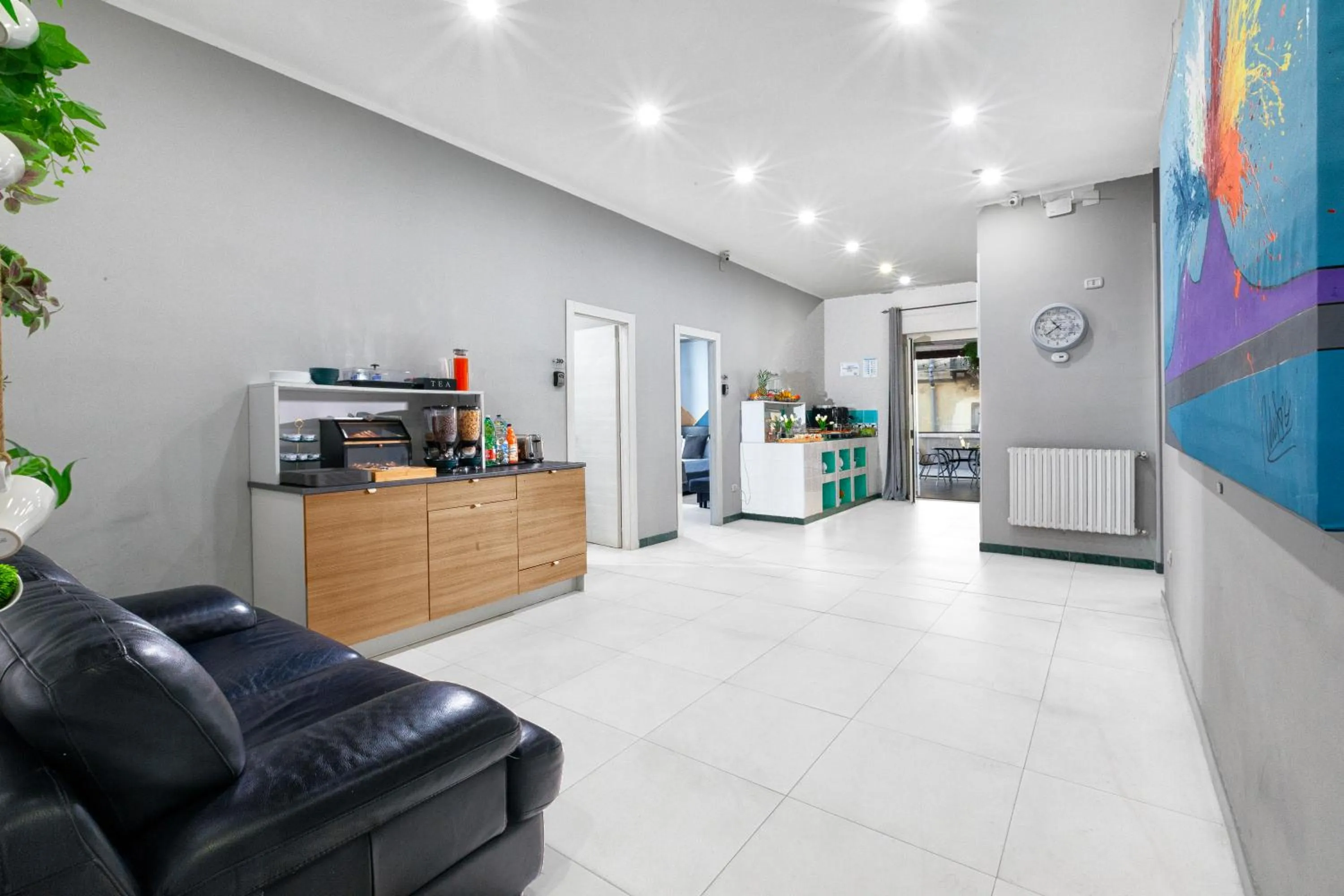 Living room in ROYAL ROOMS STATION NAPOLI