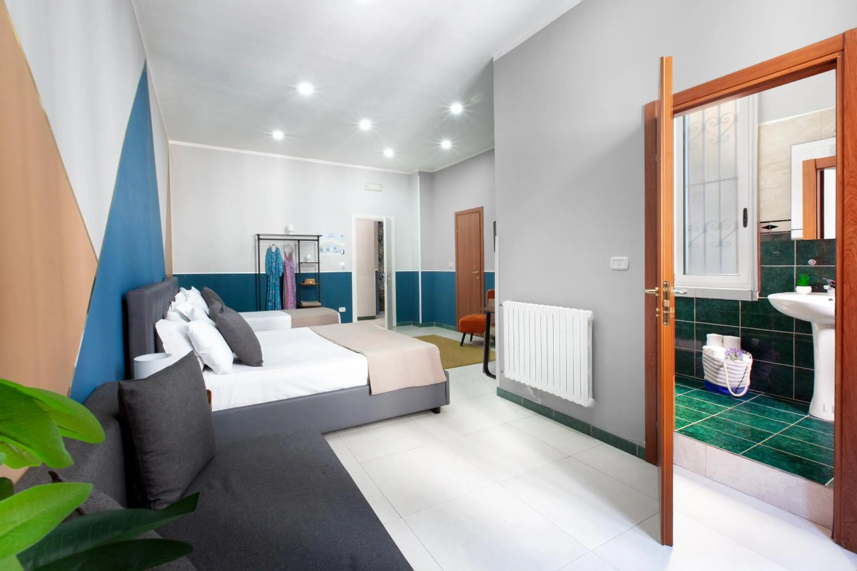 Photo of the whole room, Bed in ROYAL ROOMS STATION NAPOLI