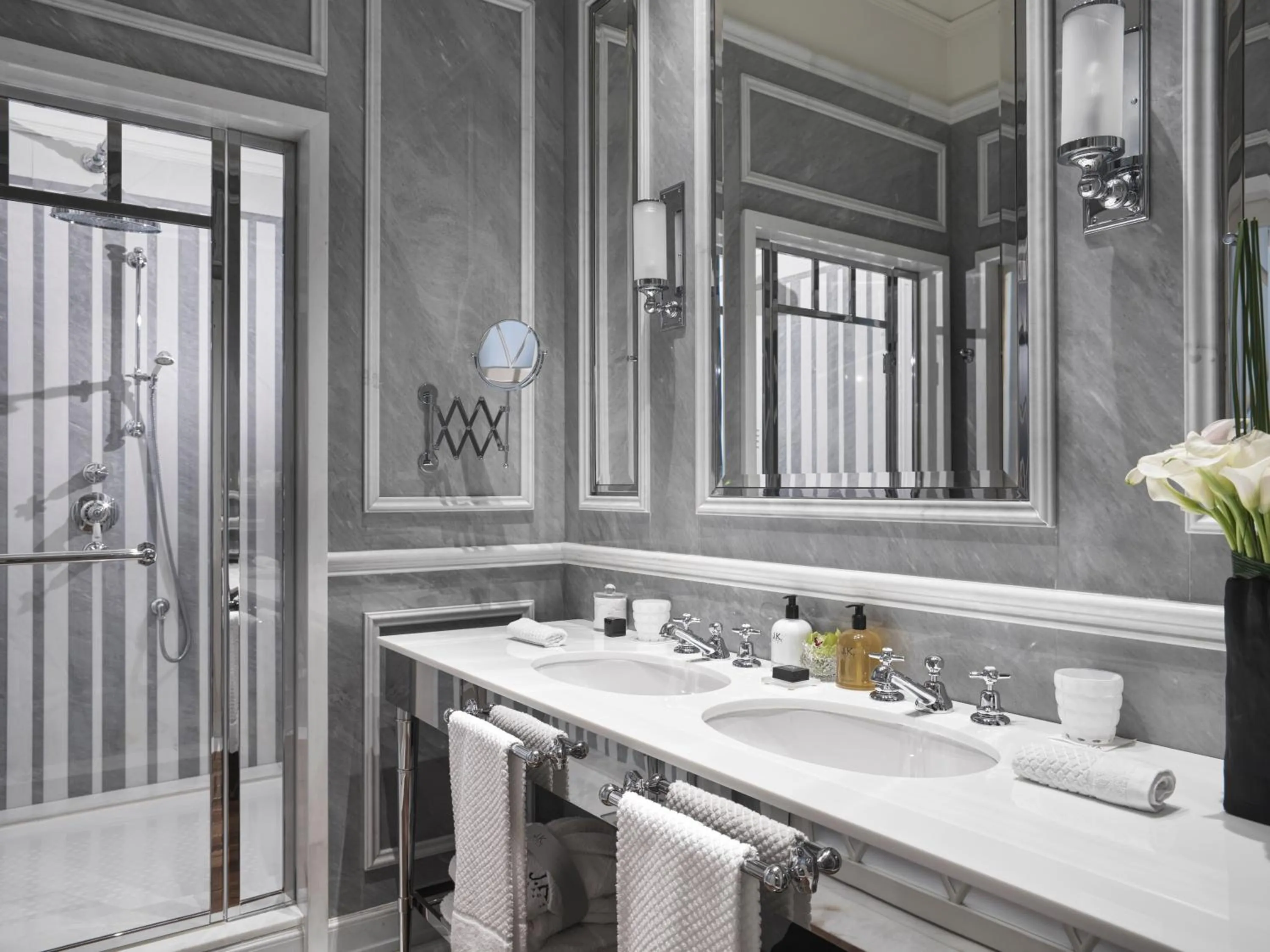 Bathroom in J.K. Place Roma - The Leading Hotels of the World