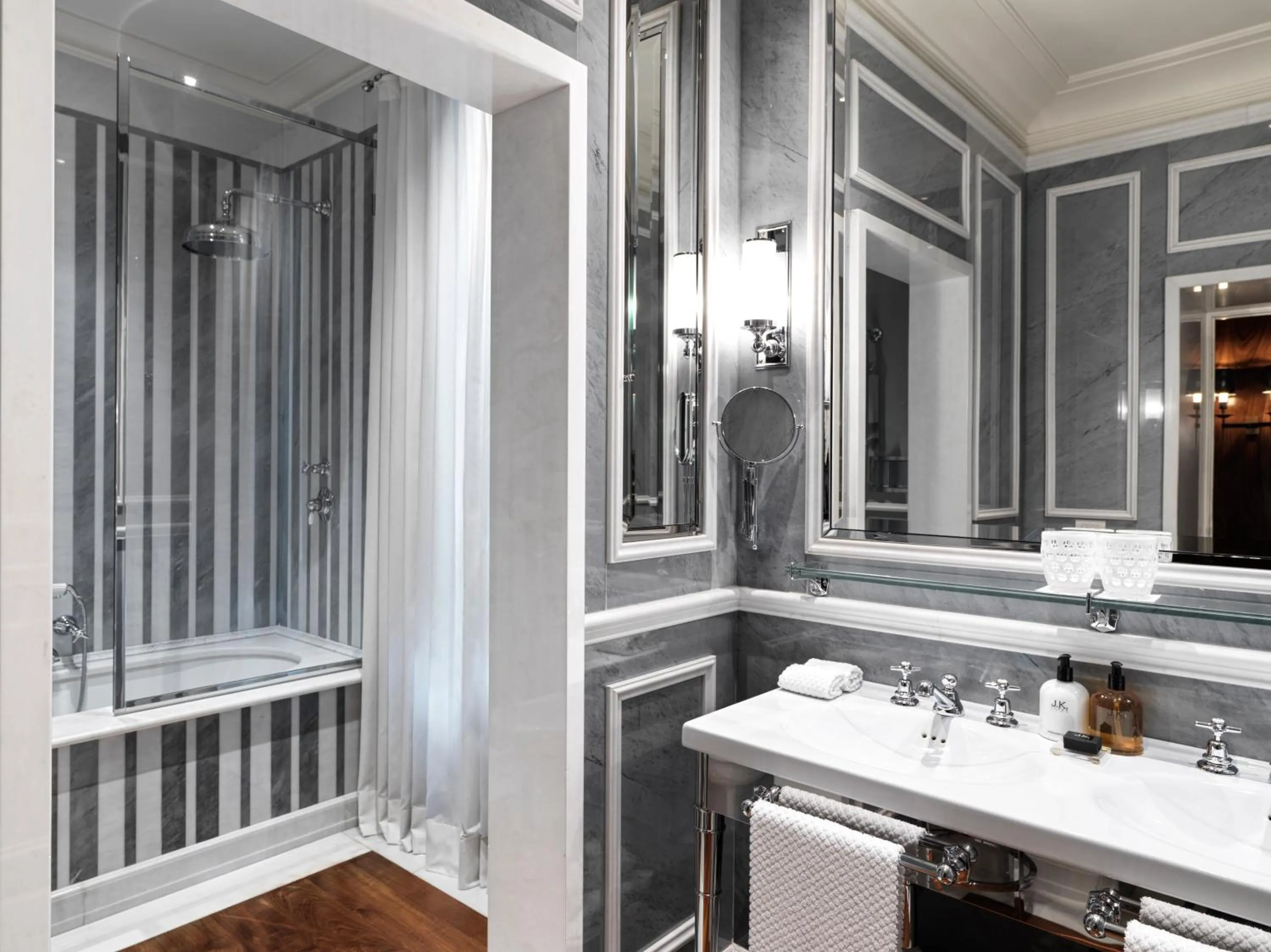 Bathroom in J.K. Place Roma - The Leading Hotels of the World