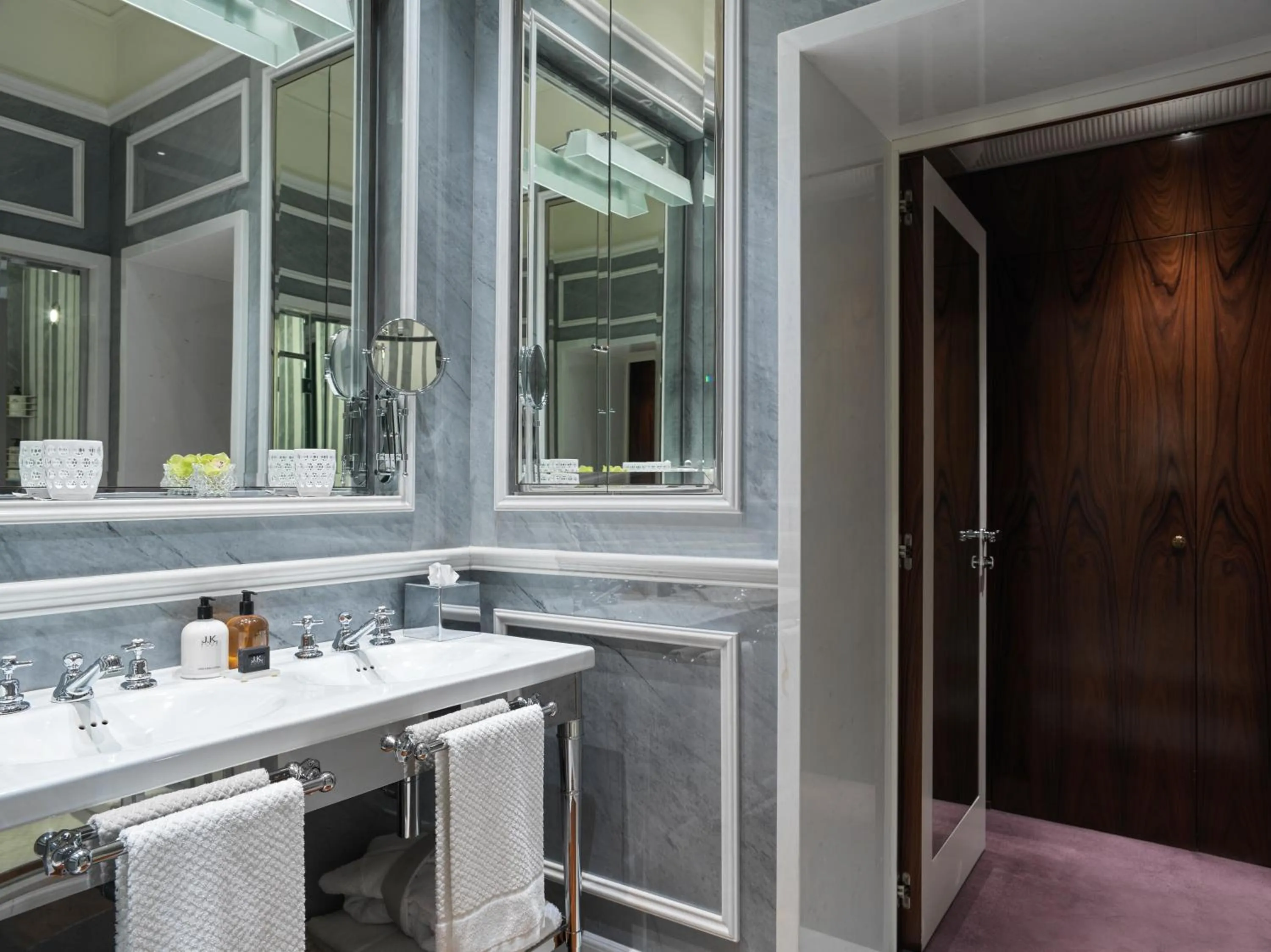 Bathroom in J.K. Place Roma - The Leading Hotels of the World