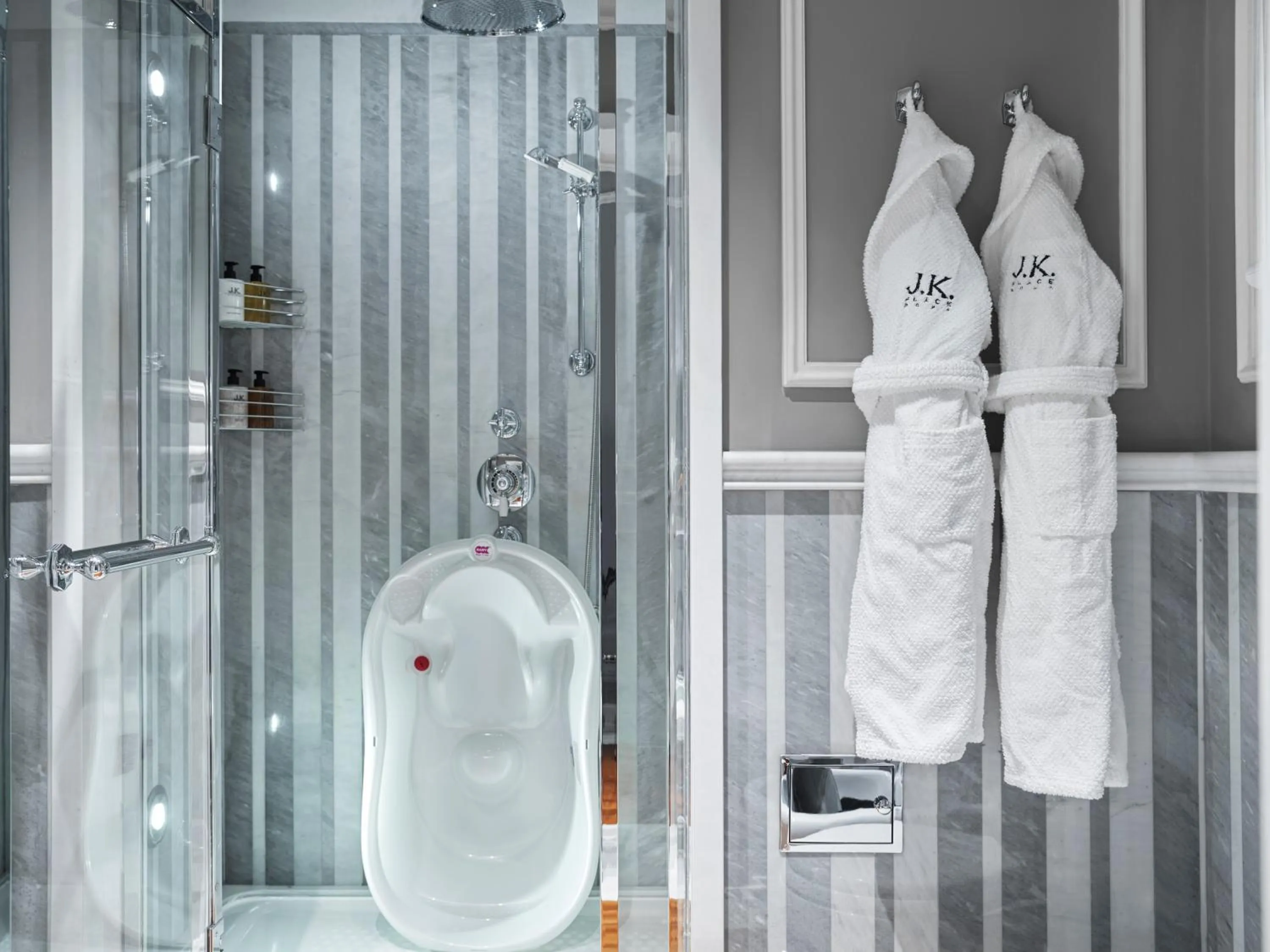 Bathroom in J.K. Place Roma - The Leading Hotels of the World