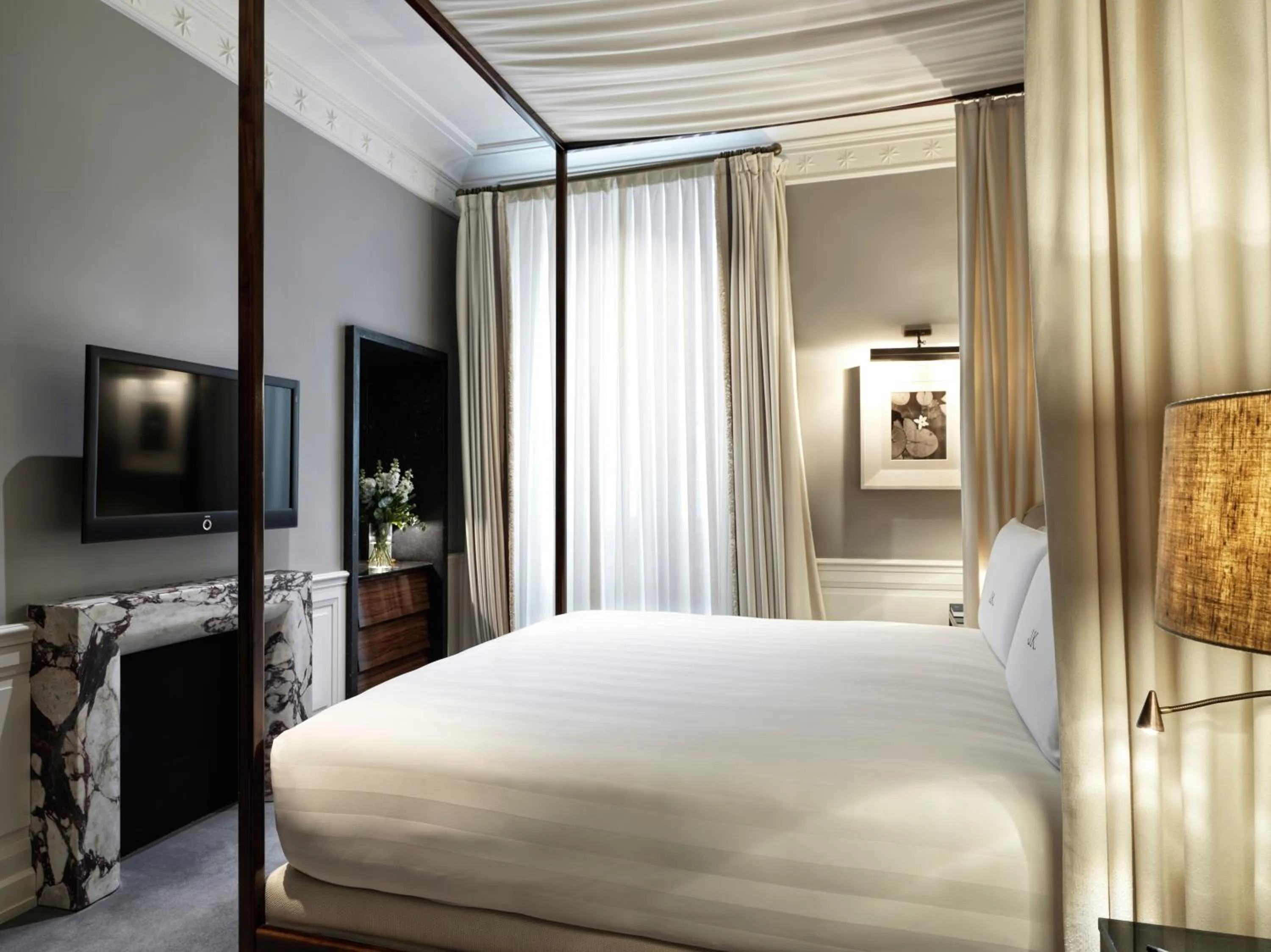 Bedroom, Bed in J.K. Place Roma - The Leading Hotels of the World