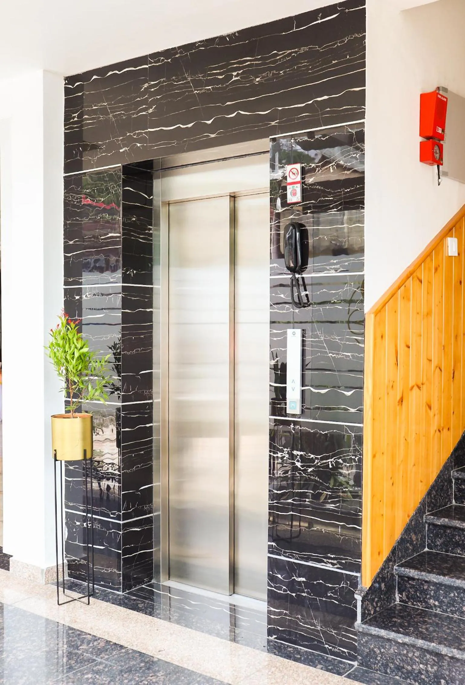 elevator in Hotel Royal Palm Dehradun