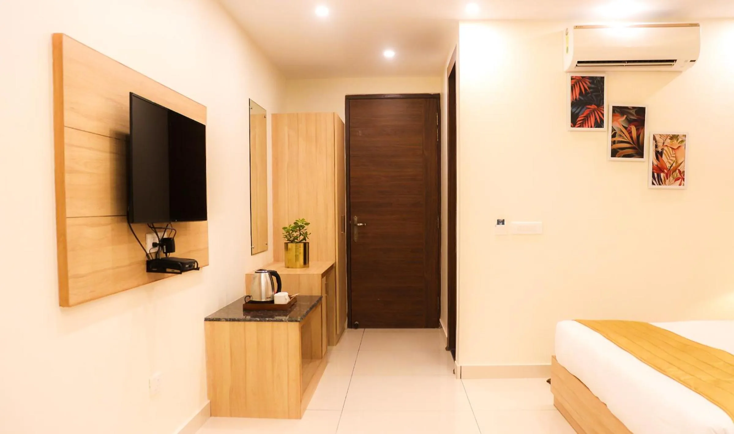 View (from property/room), Bed in Hotel Royal Palm Dehradun