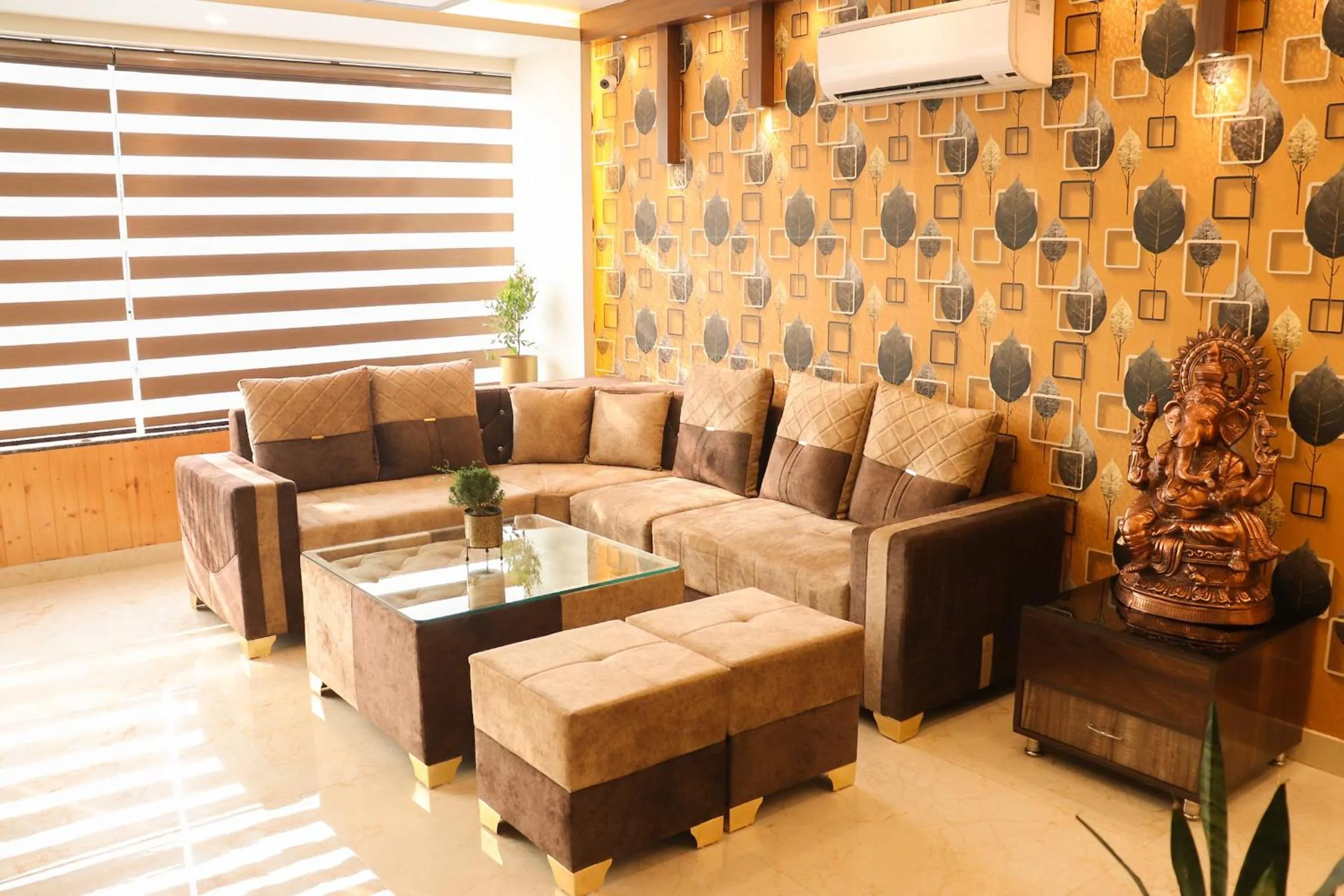 Lobby or reception in Hotel Royal Palm Dehradun