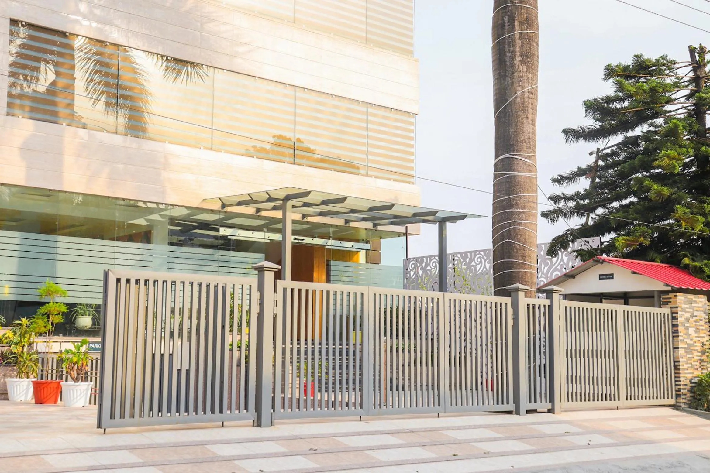 Property building in Hotel Royal Palm Dehradun