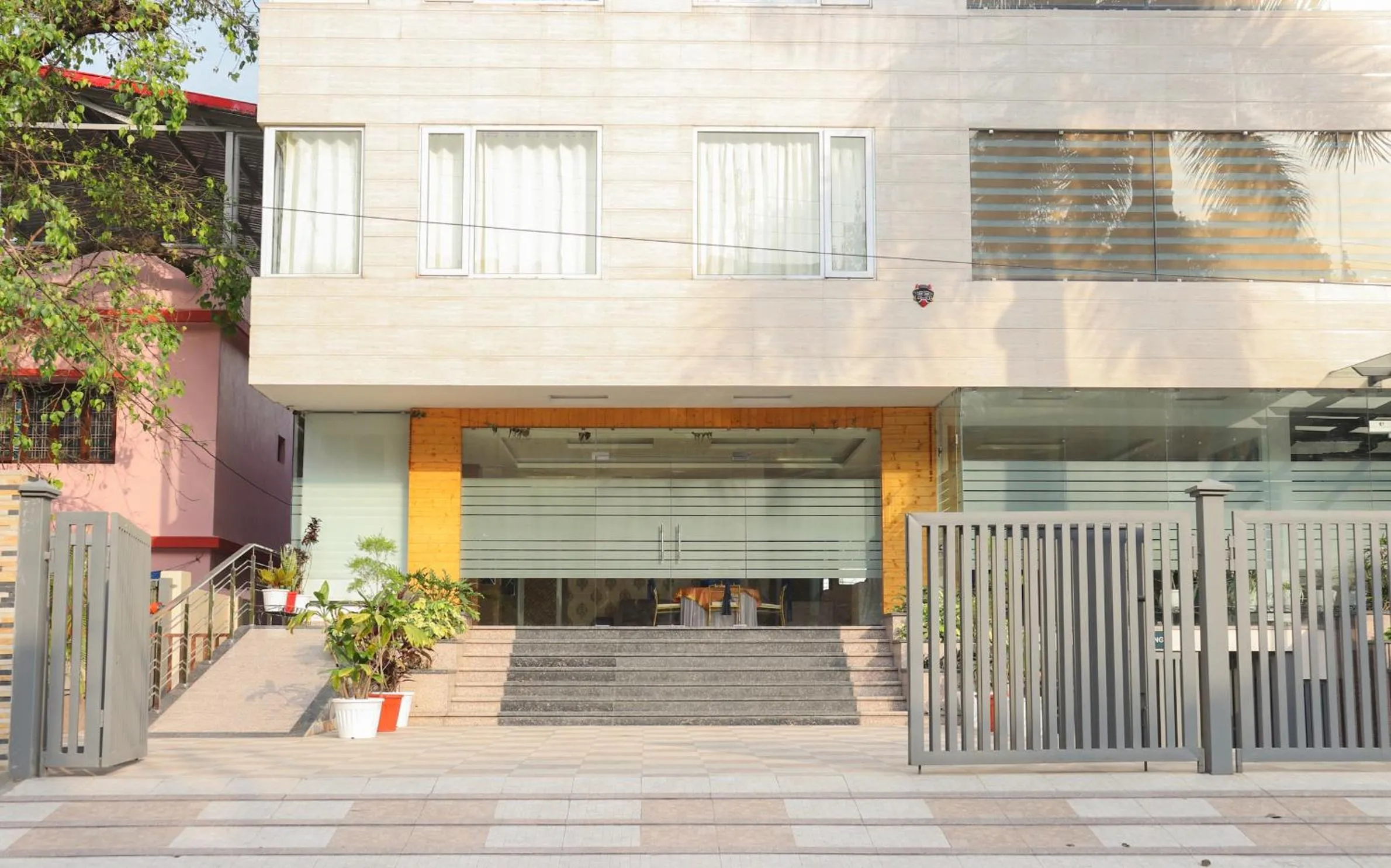 Property building in Hotel Royal Palm Dehradun