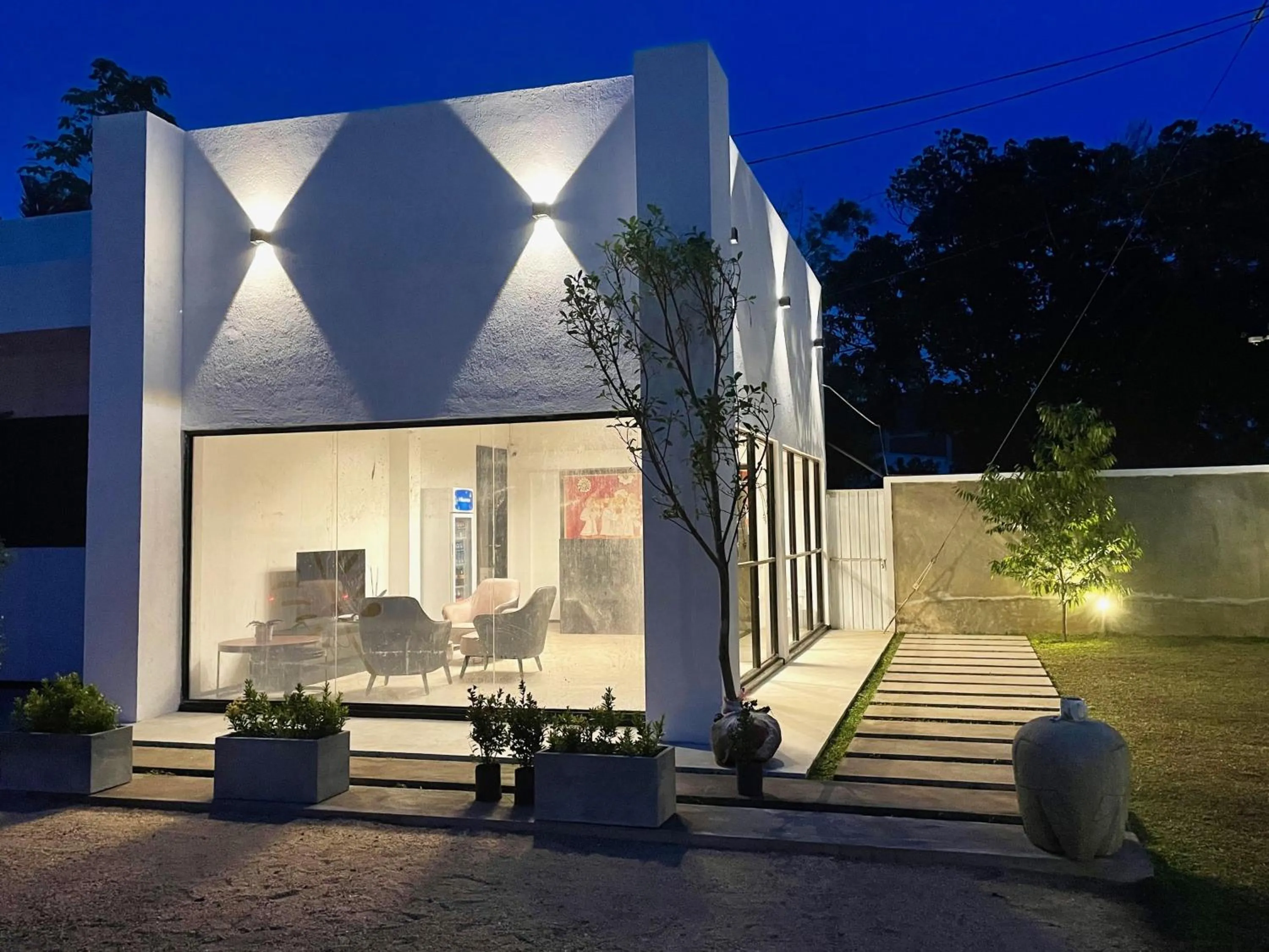 Property building in The Ivy Lake