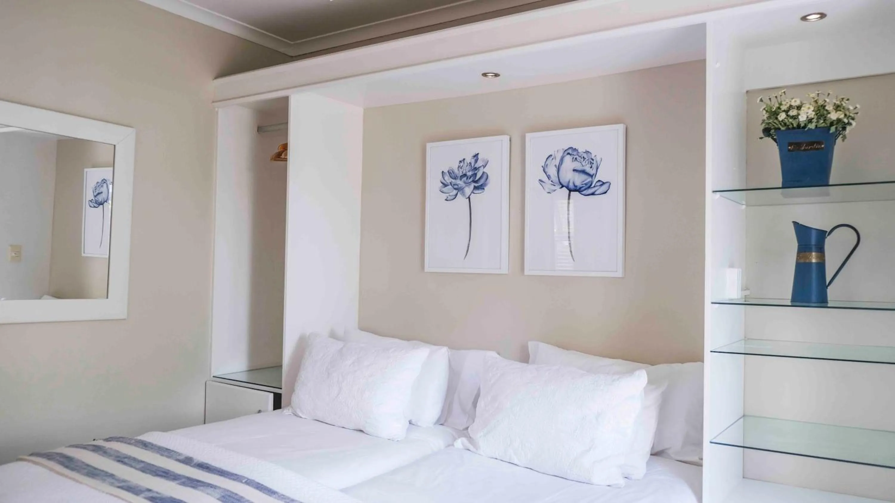 Bed in Conifer Beach House