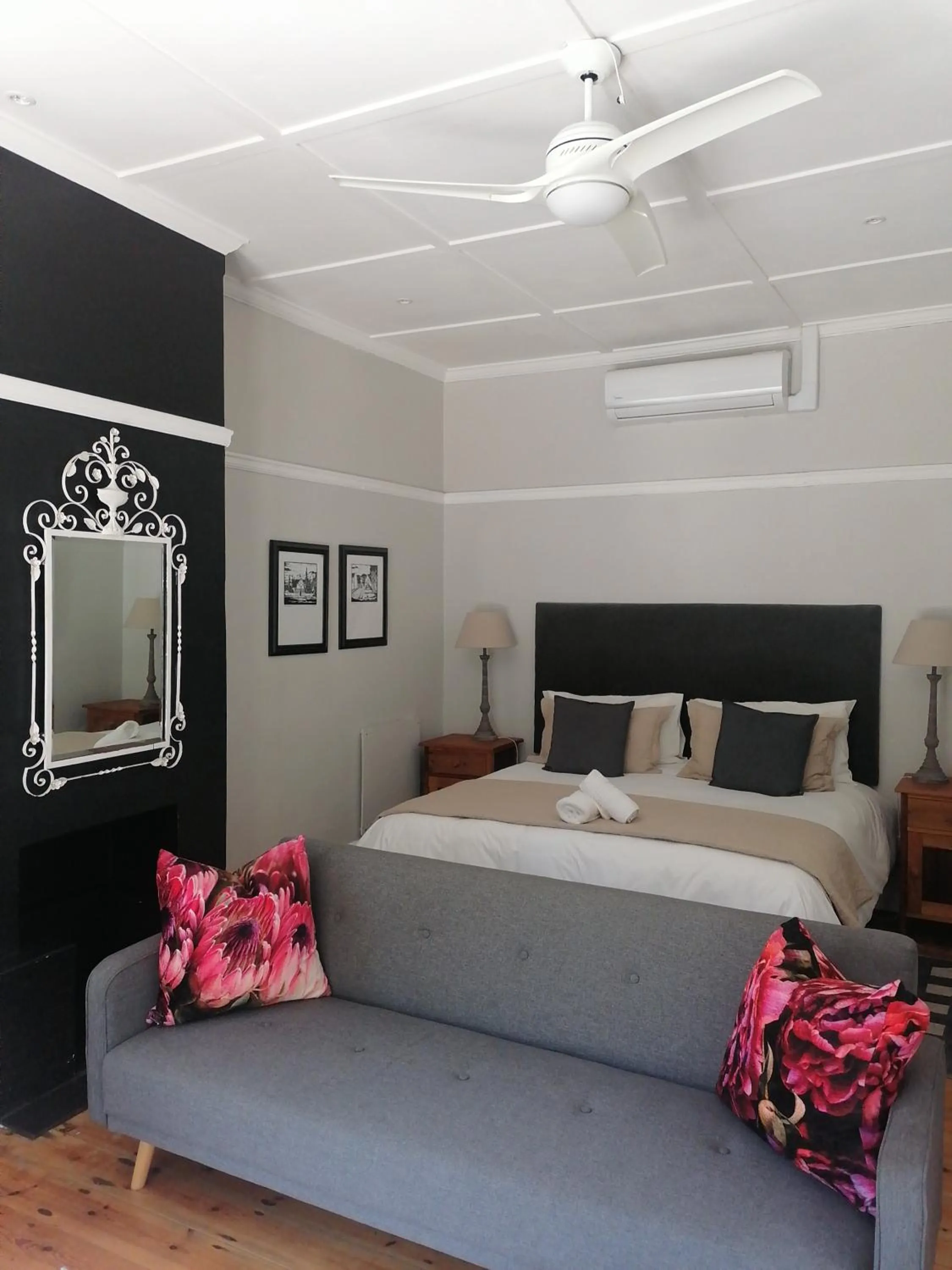 Bed in Conifer Beach House