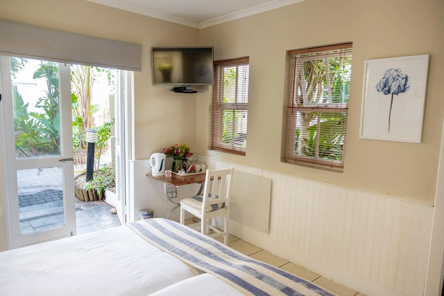 Bed in Conifer Beach House