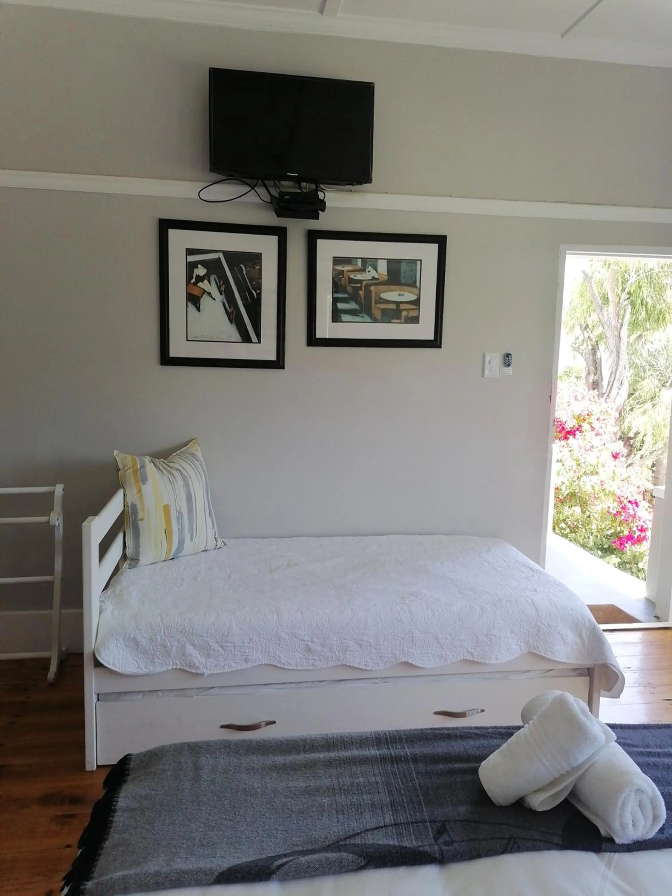 Bed in Conifer Beach House
