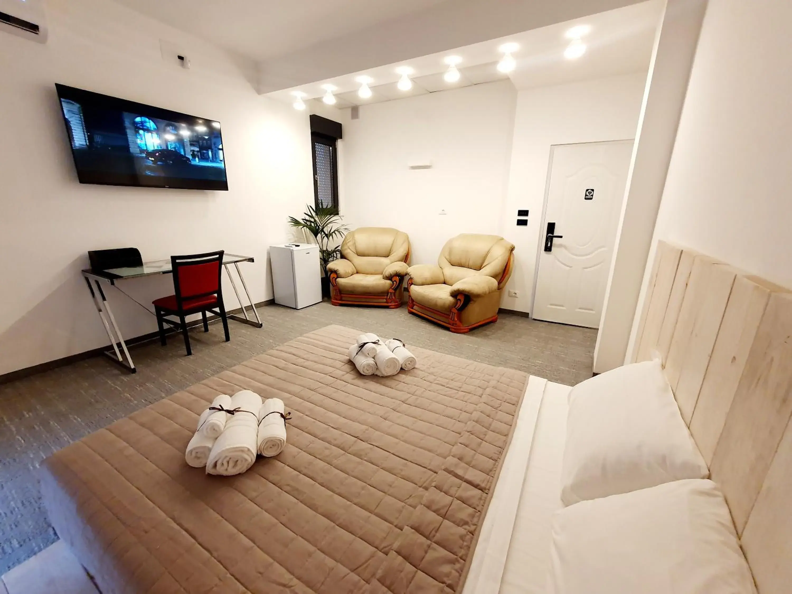 Double Room with Shared Bathroom - single occupancy in Camere Fiera Verona - CasaNostra Double Room with Shared Bathroom - single occupancy in Camere Fiera Verona - CasaNostra