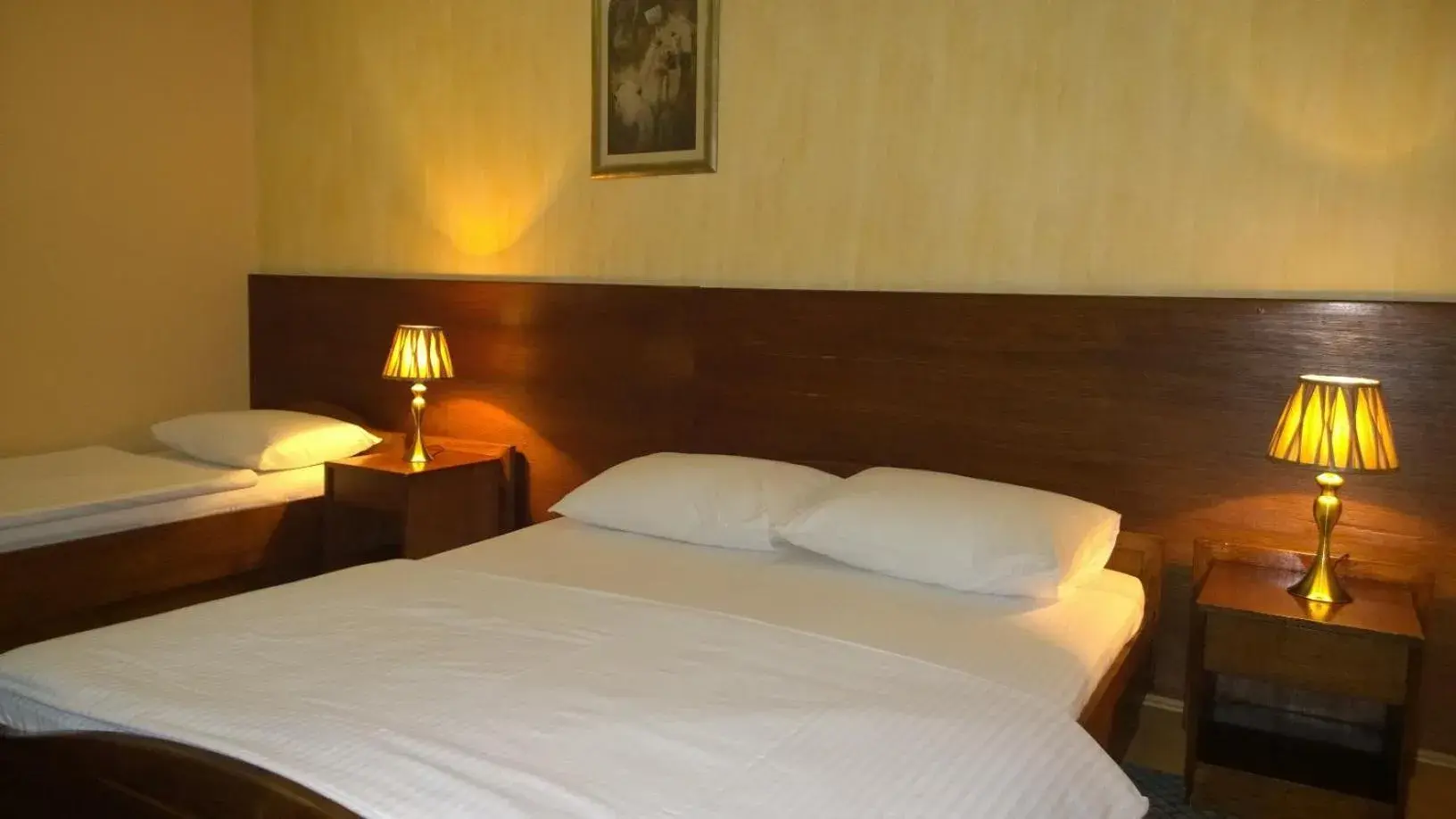 Triple Room in Hotel BM Triple Room in Hotel BM