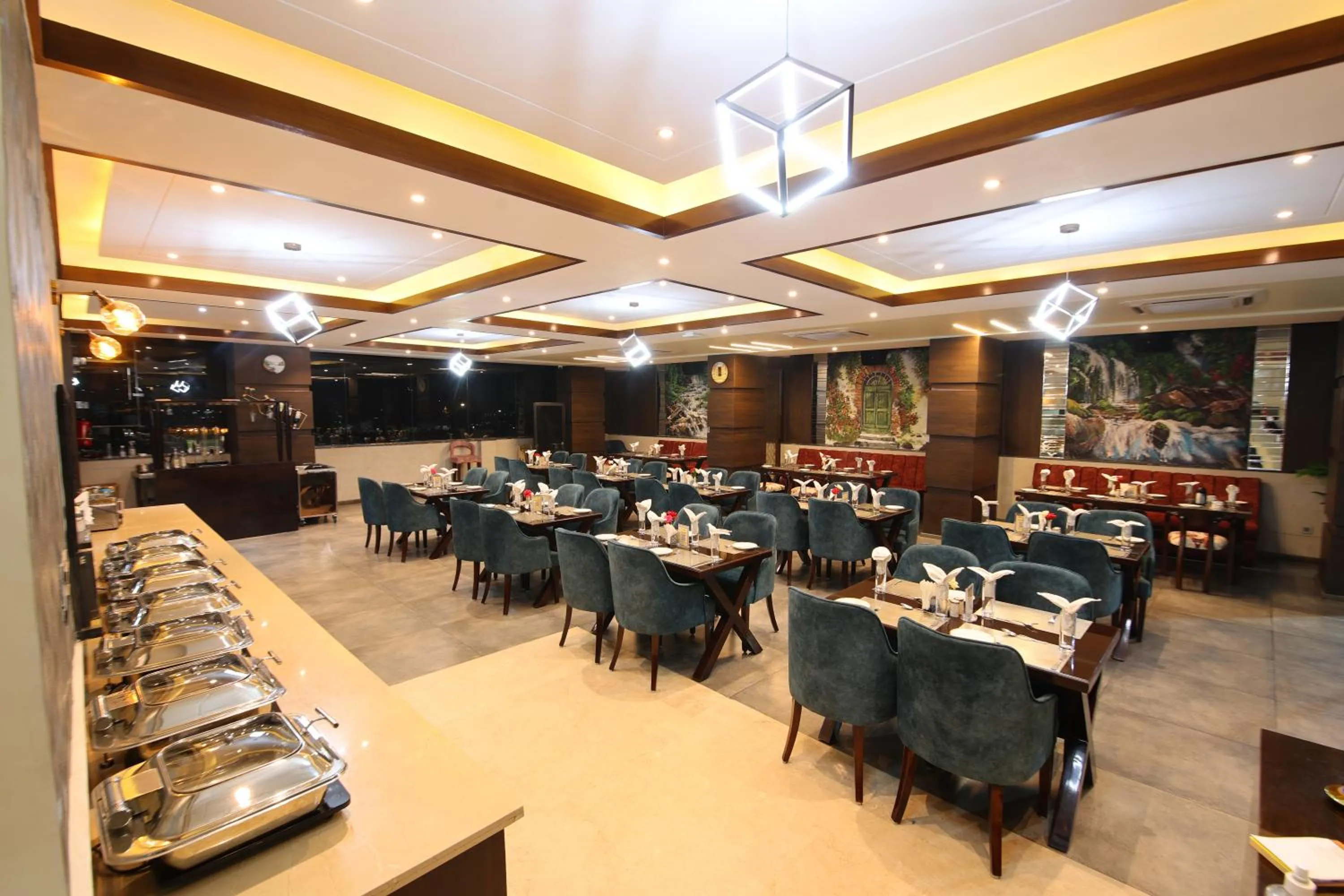 Restaurant/places to eat in Hotel Holy Vivasa