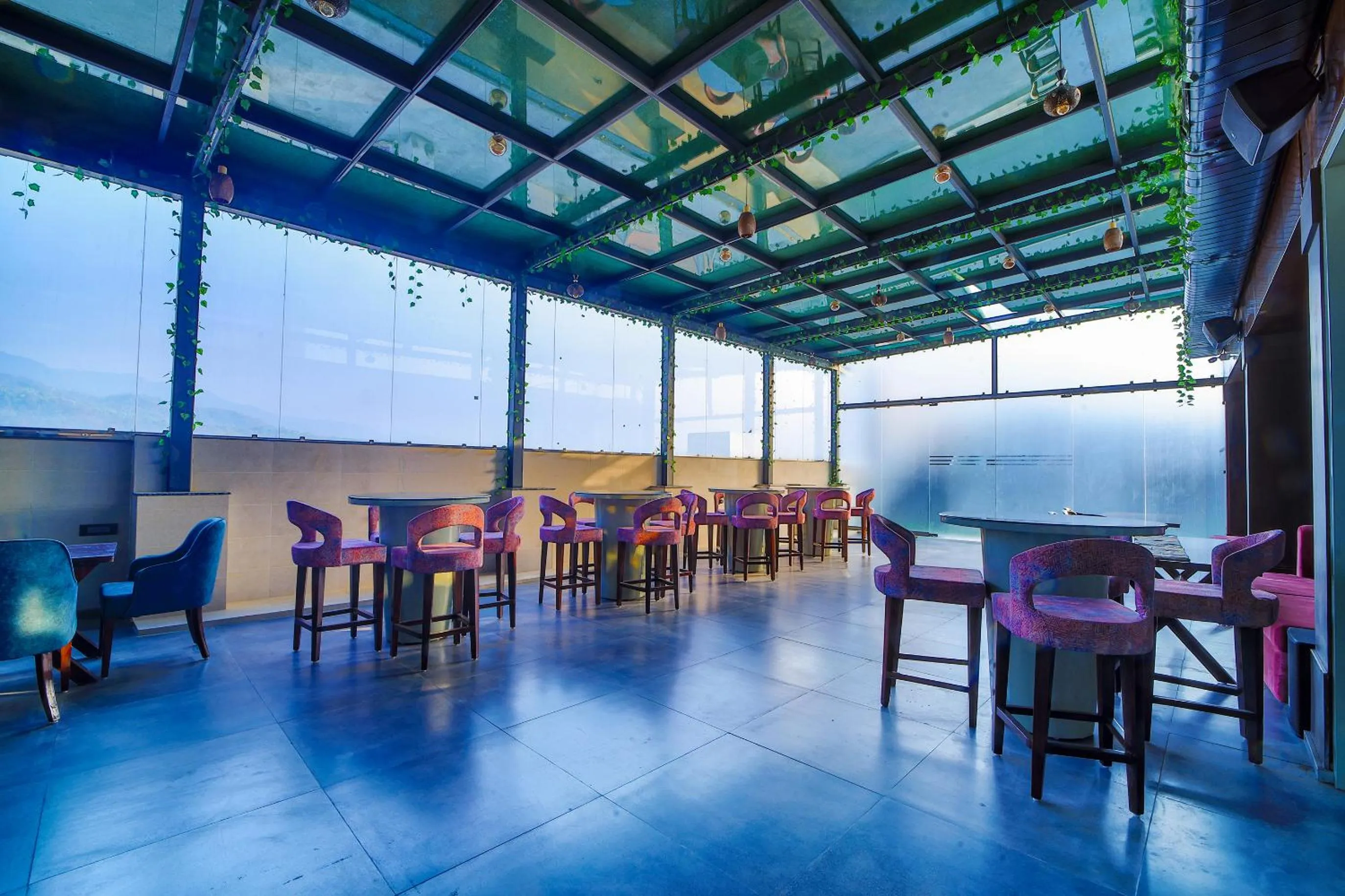 Restaurant/places to eat in Hotel Holy Vivasa