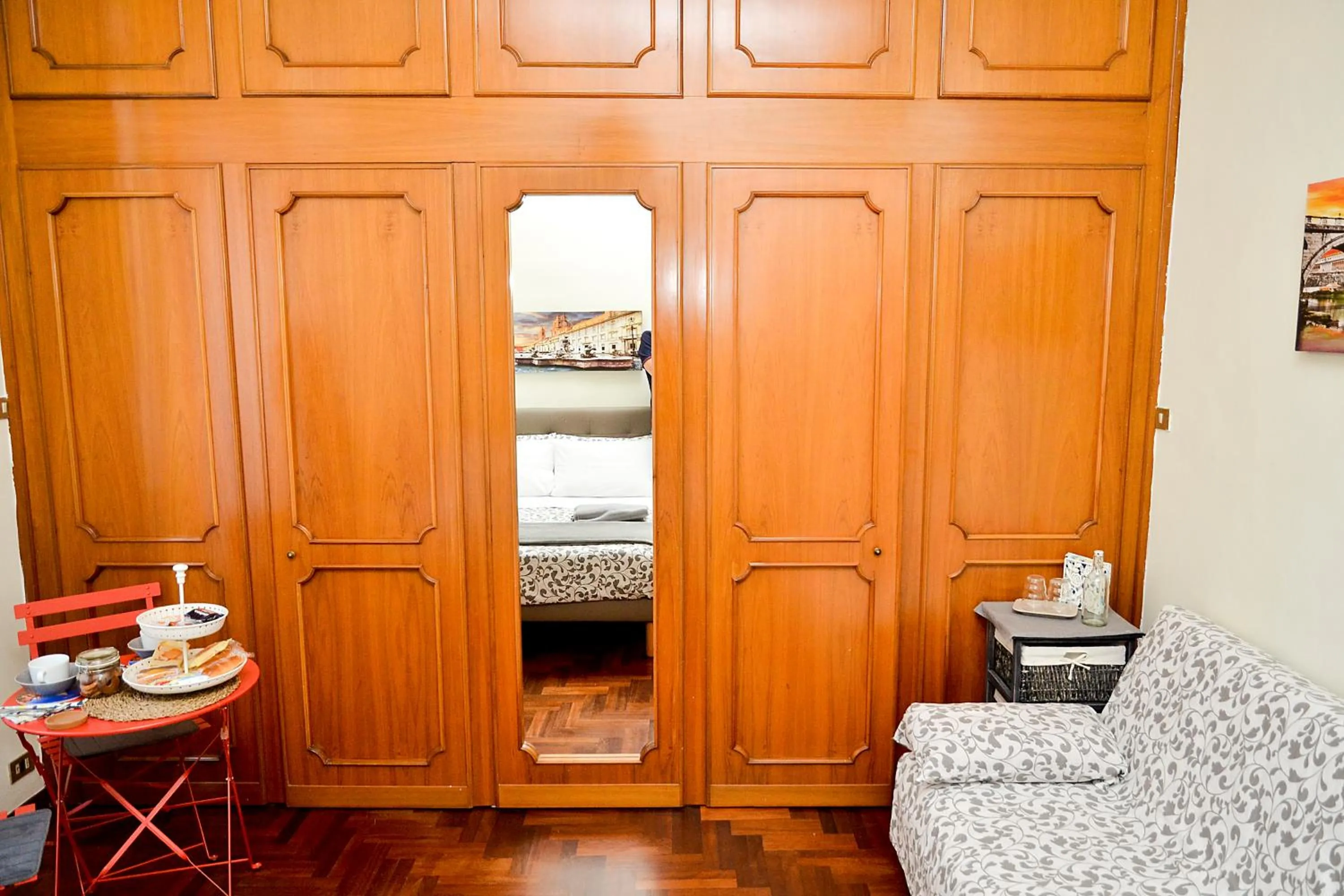 wardrobe, Bed in B&B Lost in Trastevere