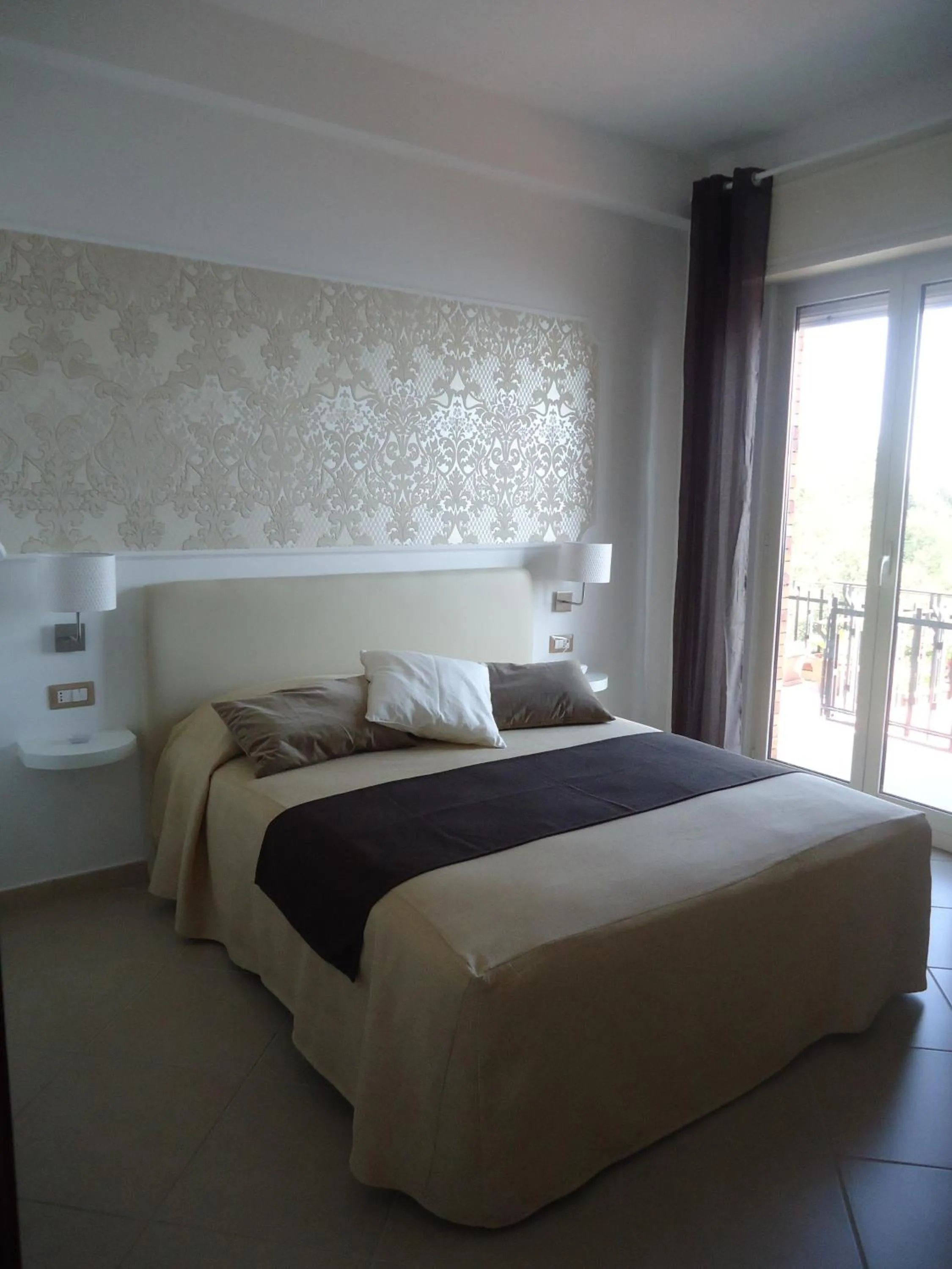 Bed in Mini Hotel - Angolo Di Paradiso -