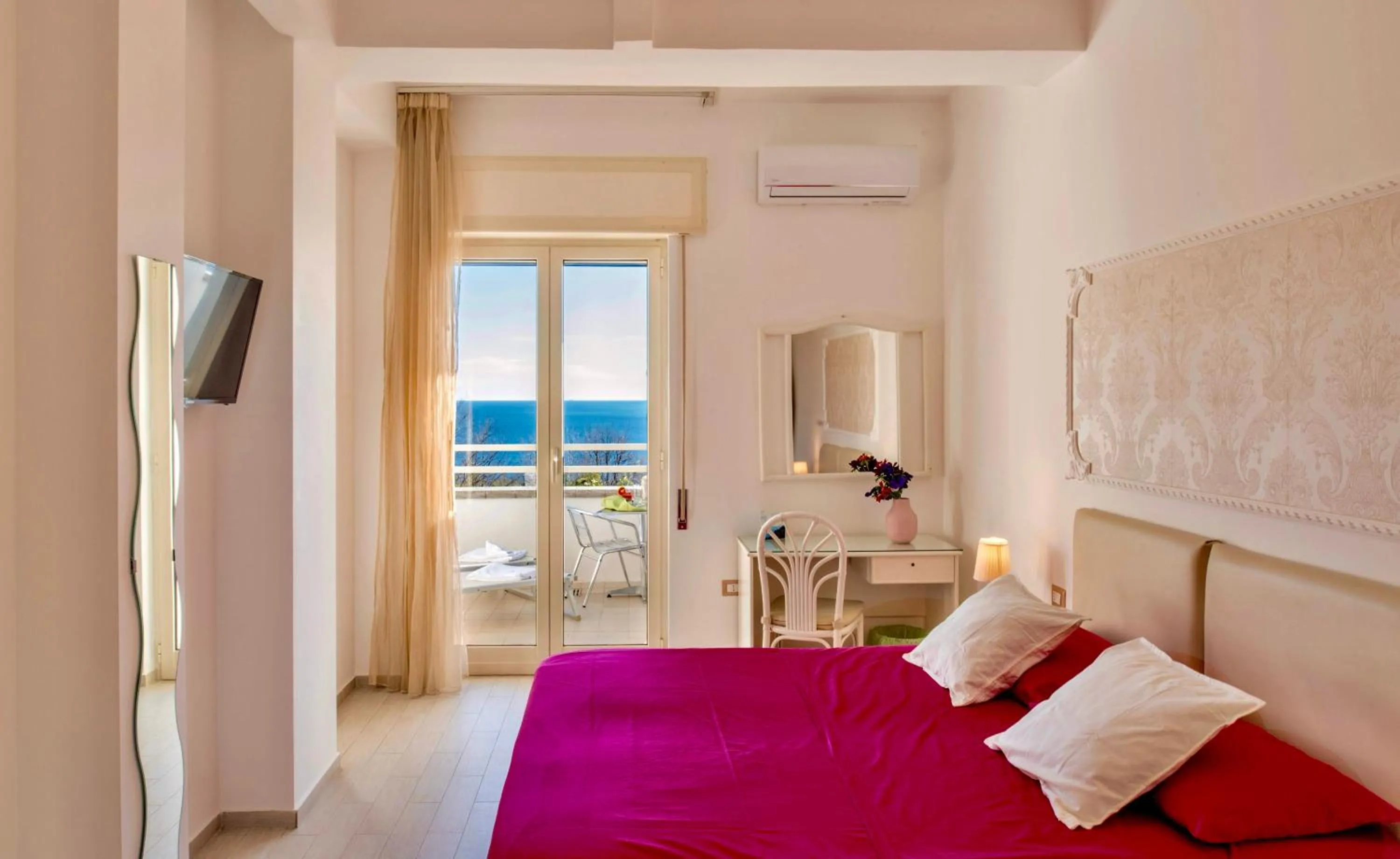 Bed in Mini Hotel - Angolo Di Paradiso -