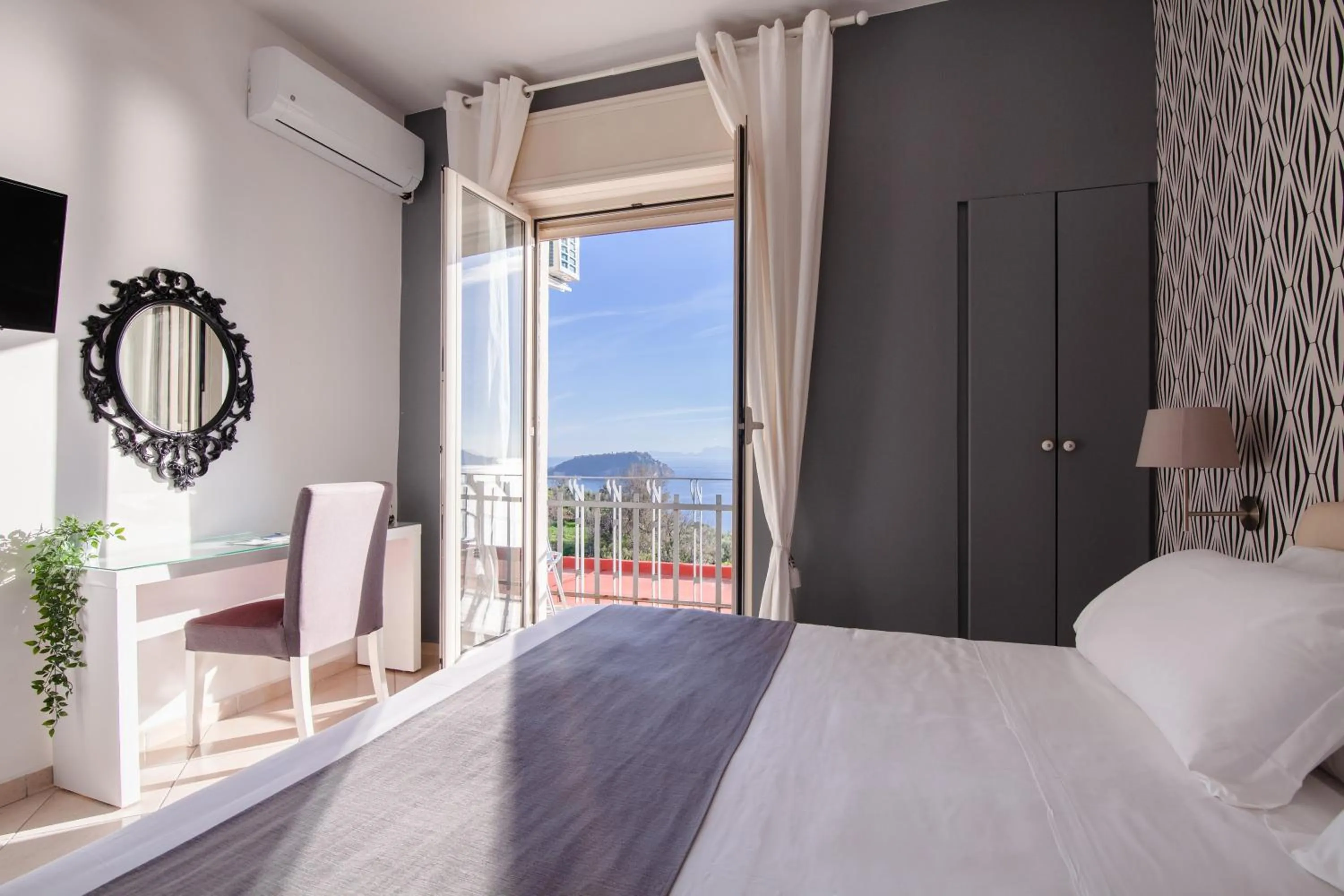 Bed in Mini Hotel - Angolo Di Paradiso -