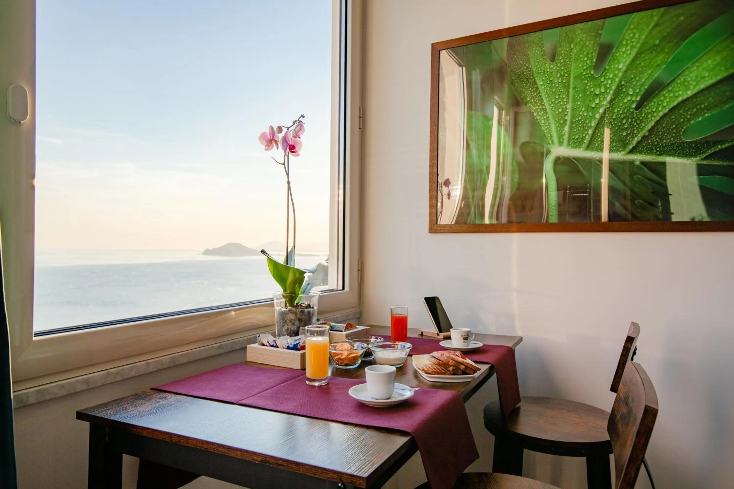 Breakfast in Mini Hotel - Angolo Di Paradiso -