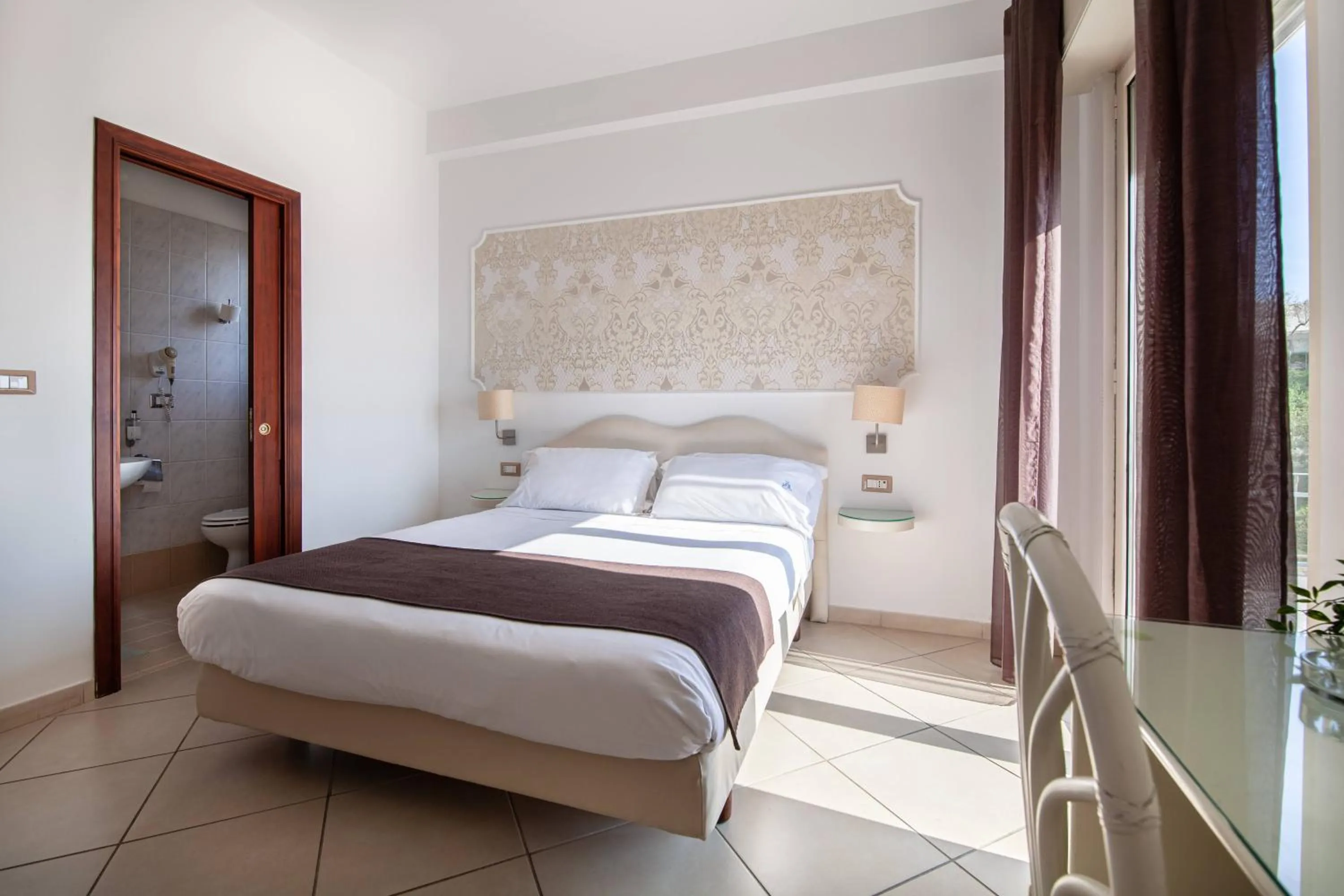 Bed in Mini Hotel - Angolo Di Paradiso -