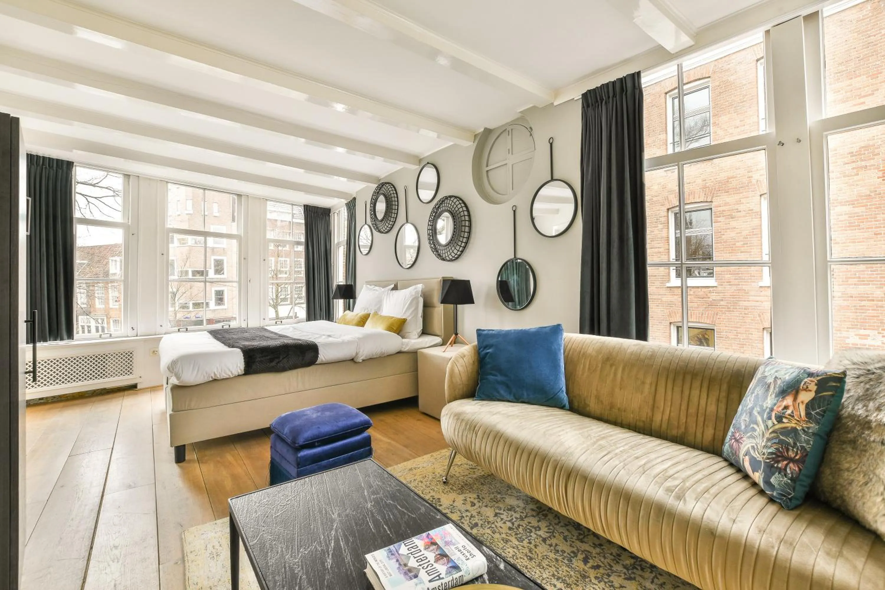 Bed in Spiegelgracht Apartments with Canal View