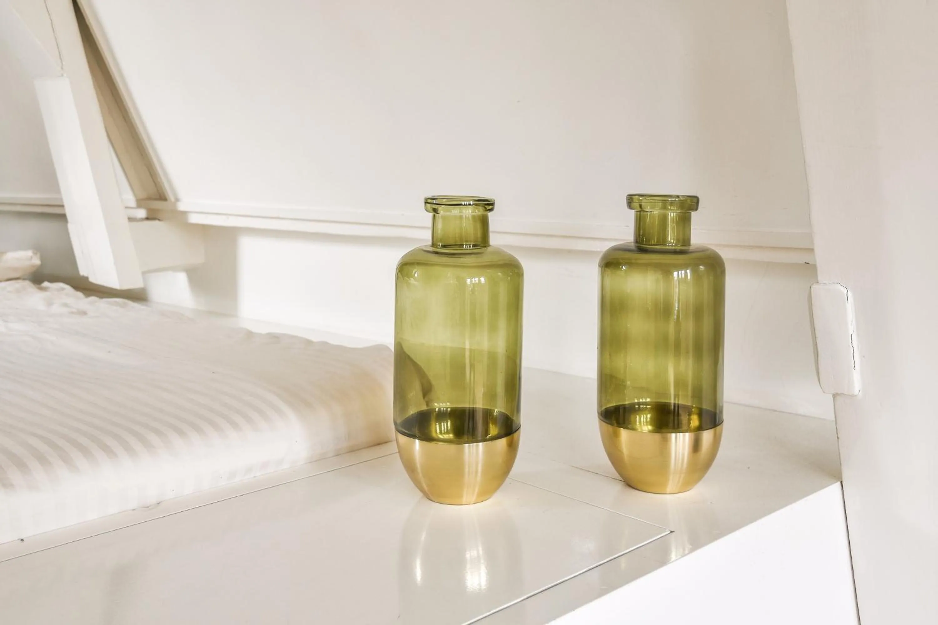 Spiegelgracht Apartments with Canal View