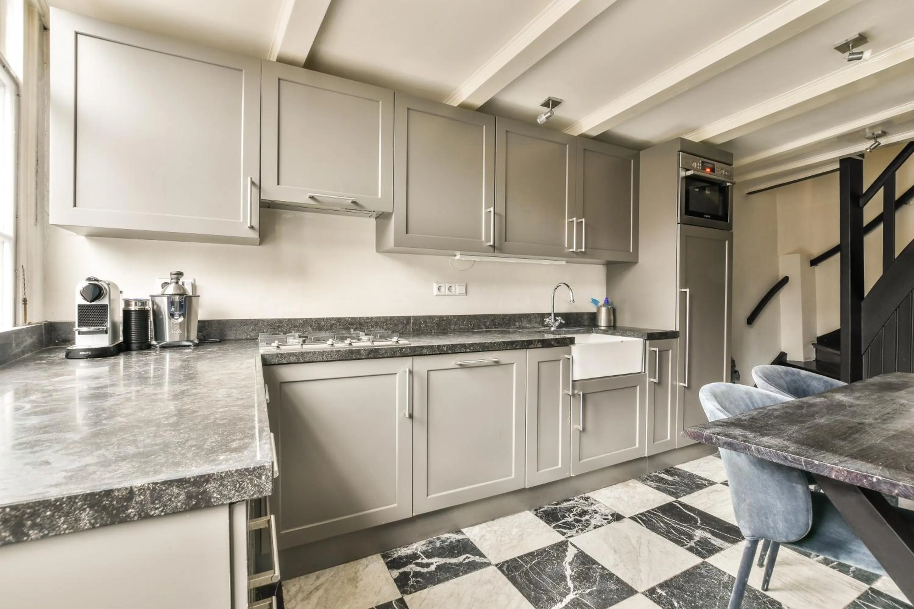 Spiegelgracht Apartments with Canal View