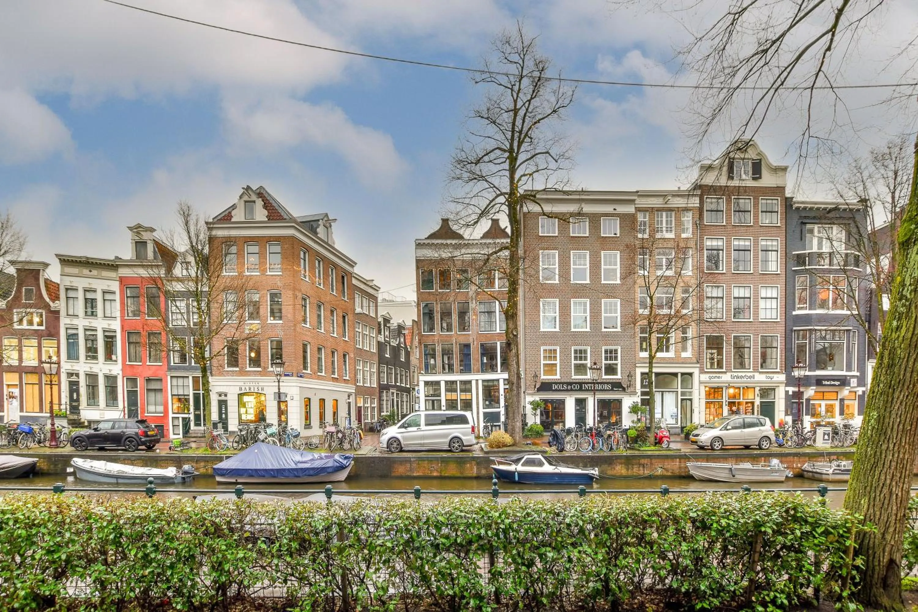 Spiegelgracht Apartments with Canal View