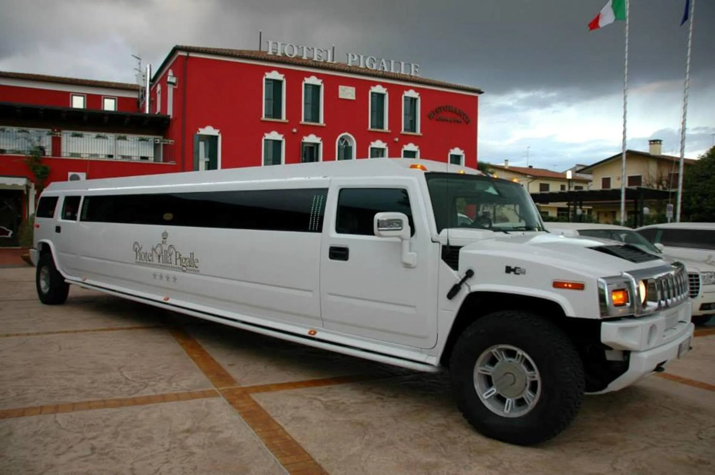 Facade/entrance in Hotel Villa Pigalle
