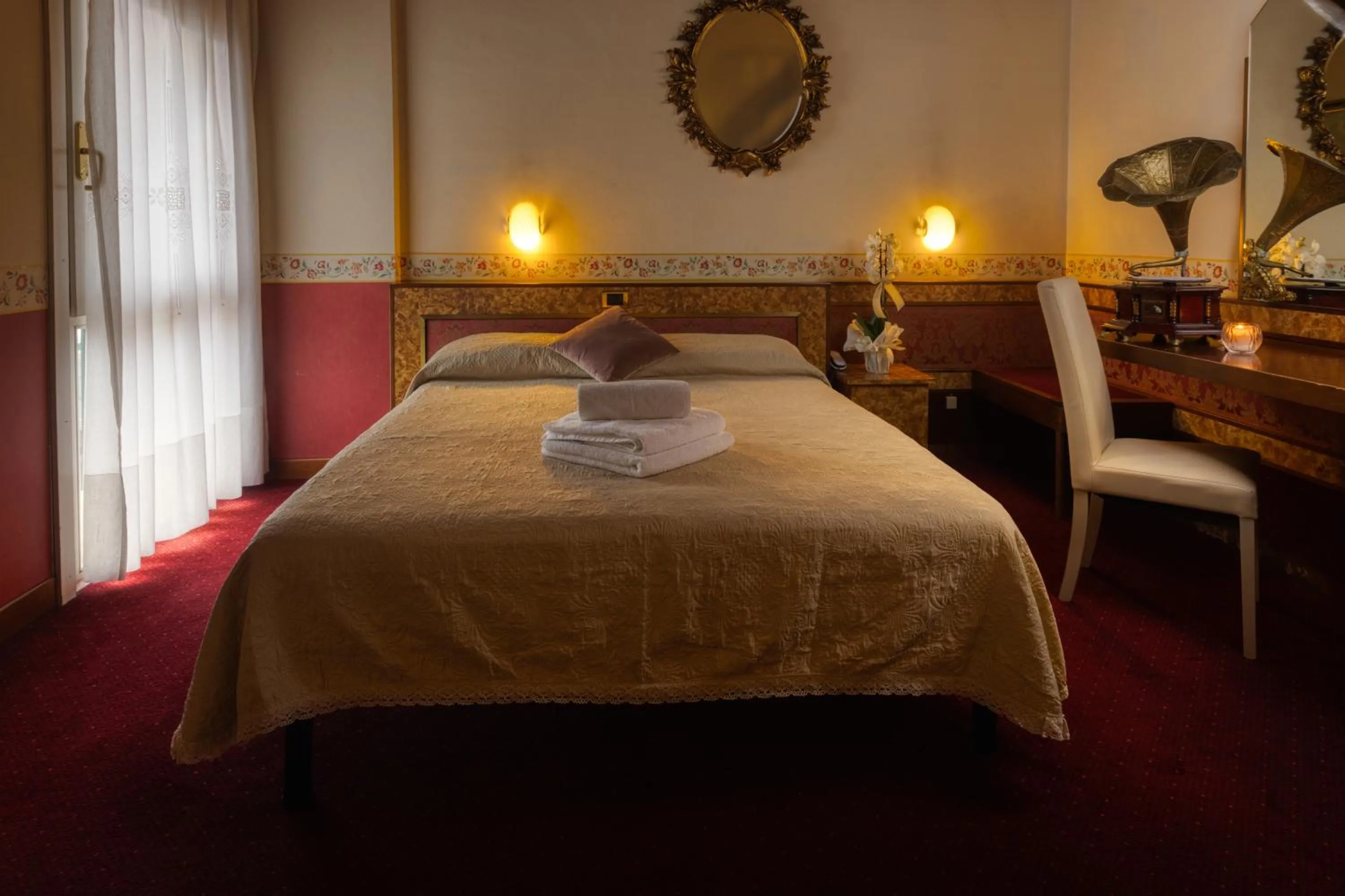 Bed in Hotel Villa Pigalle