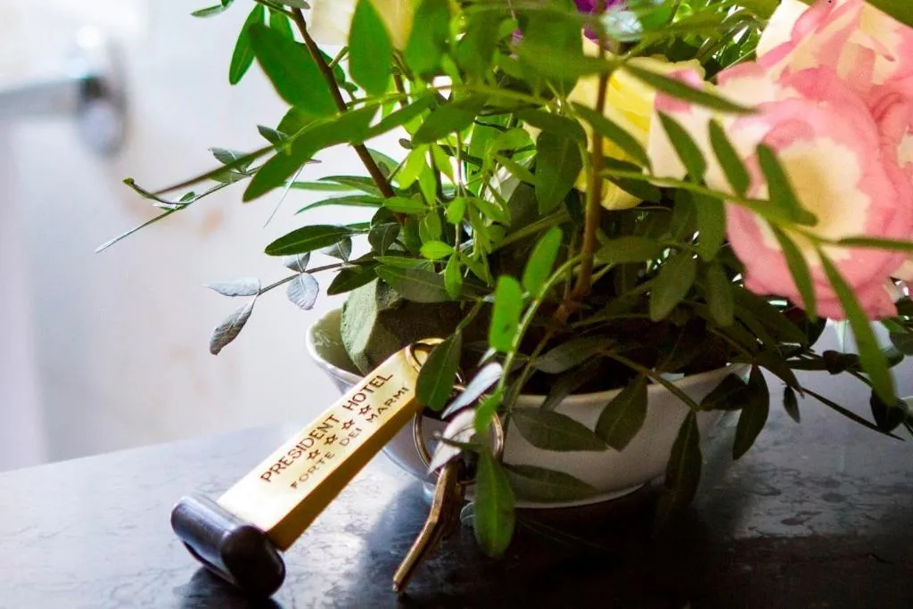 Decorative detail in President Hotel