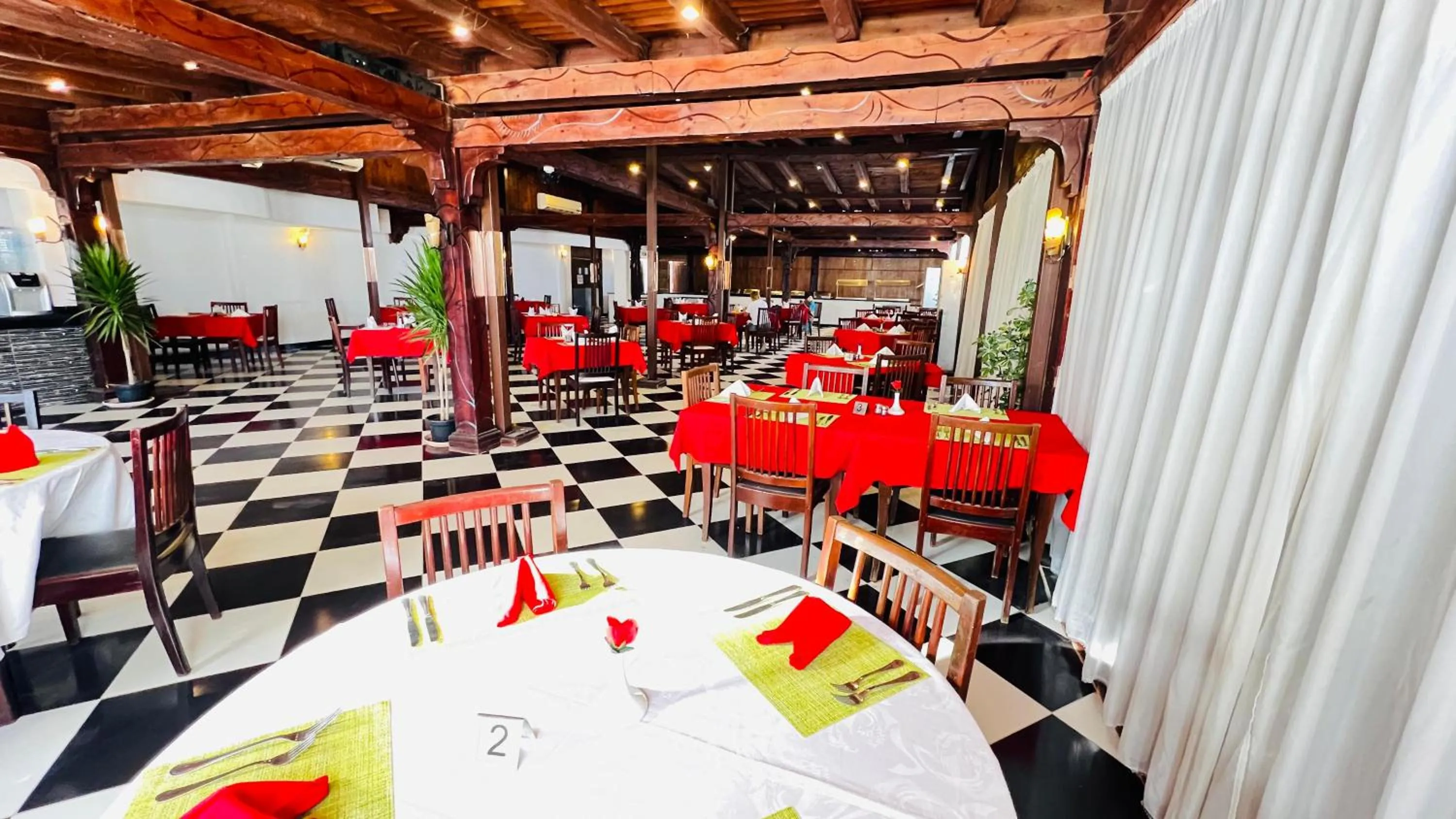 Restaurant/places to eat in Viking club hotel