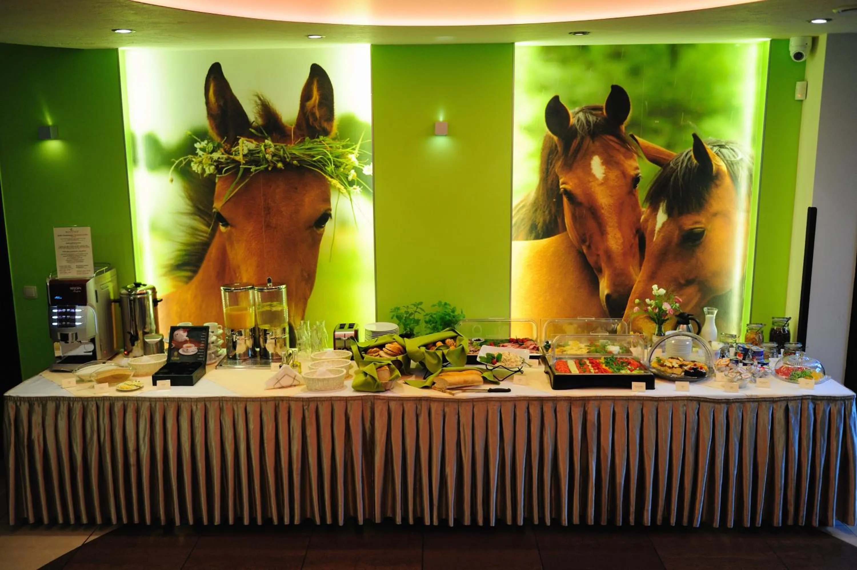 Buffet breakfast in Malutkie Resort